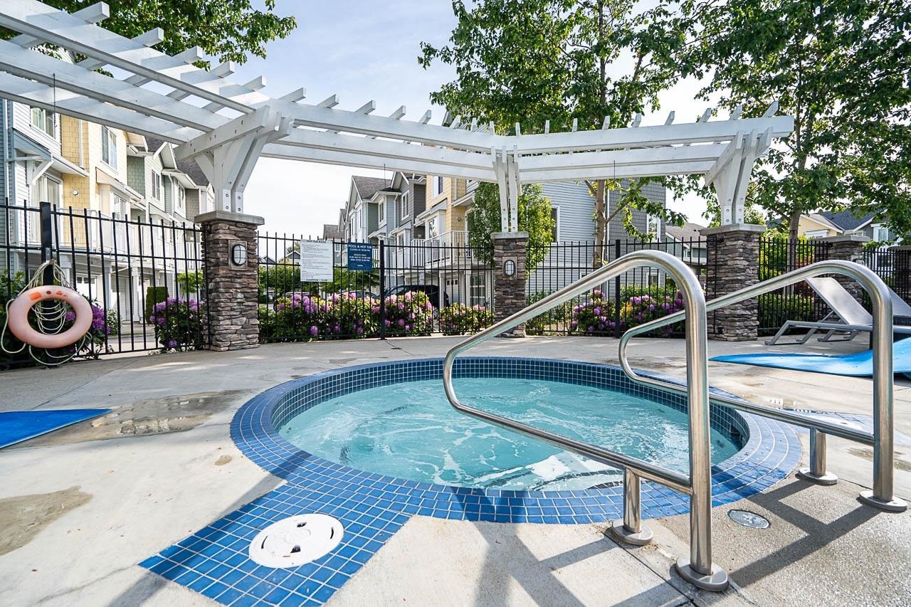 121-5551 Admiral Way, Delta, BC