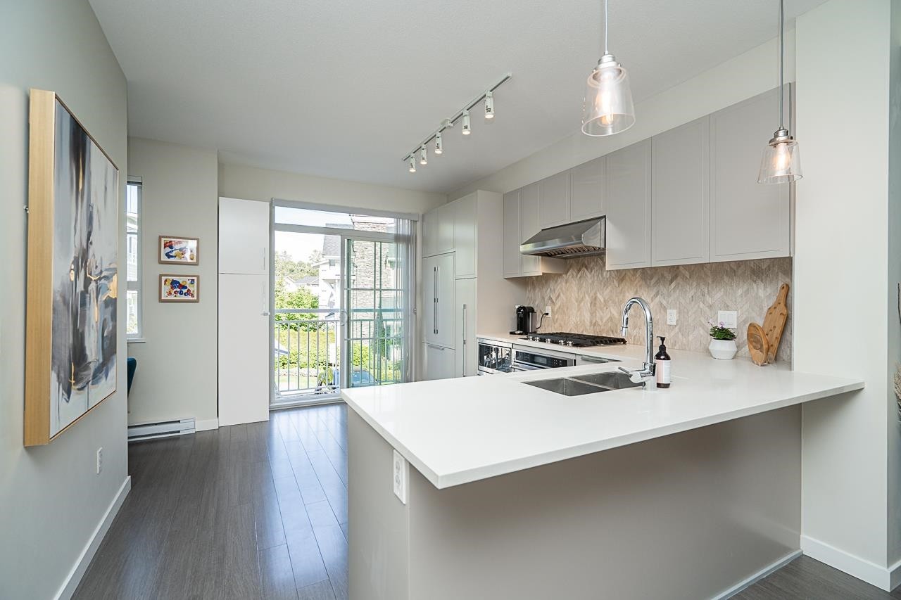 121-5551 Admiral Way, Delta, BC