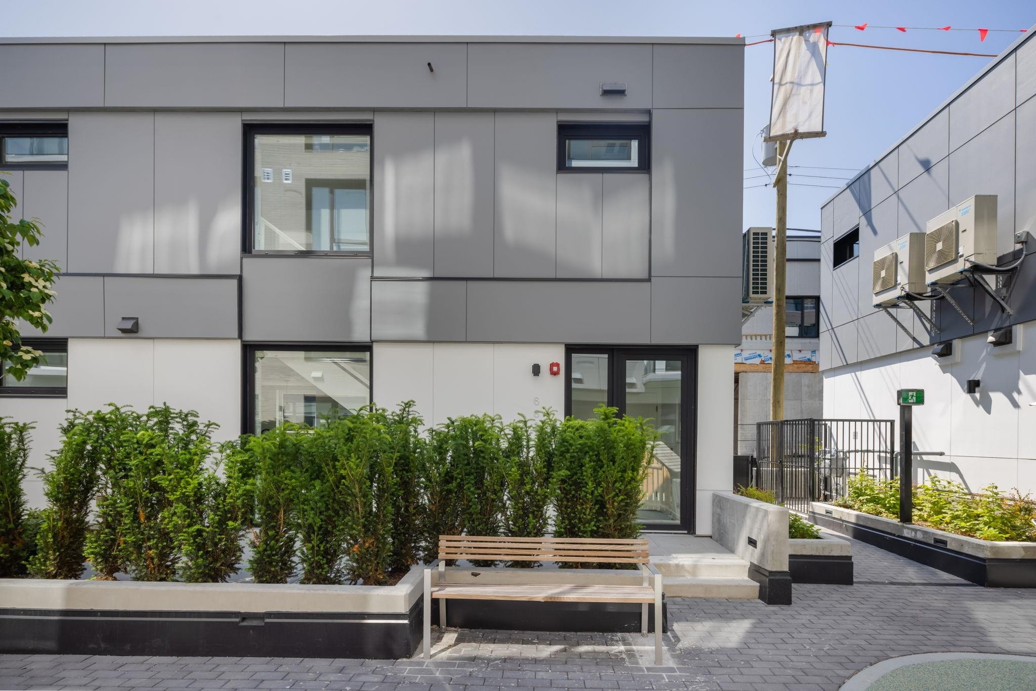 6835 Cambie Street, Vancouver, BC