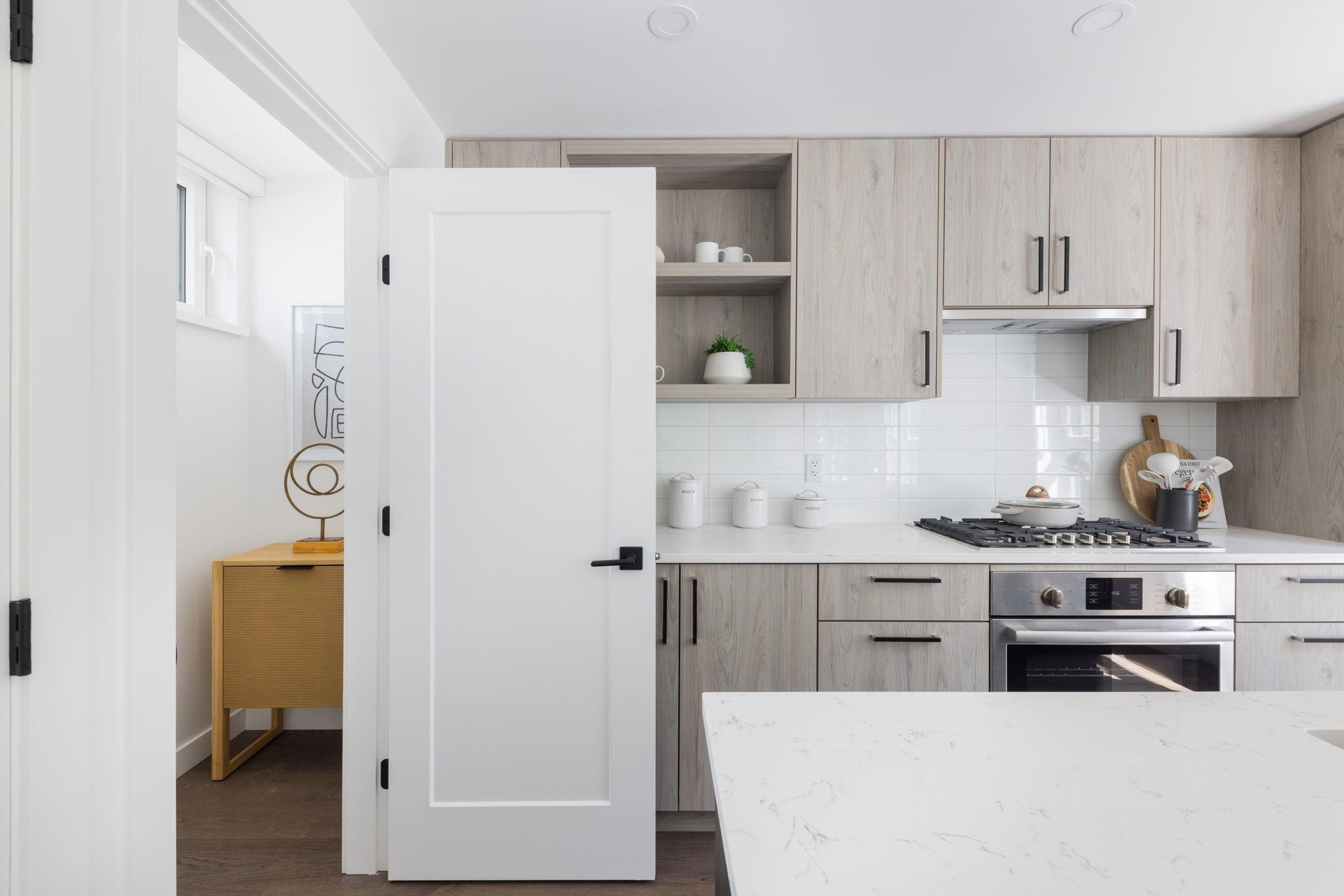 6835 Cambie Street, Vancouver, BC