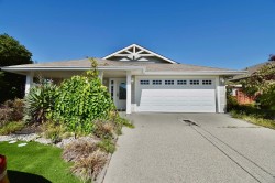 6346 Williams Place Sechelt, BC V7Z 0M6