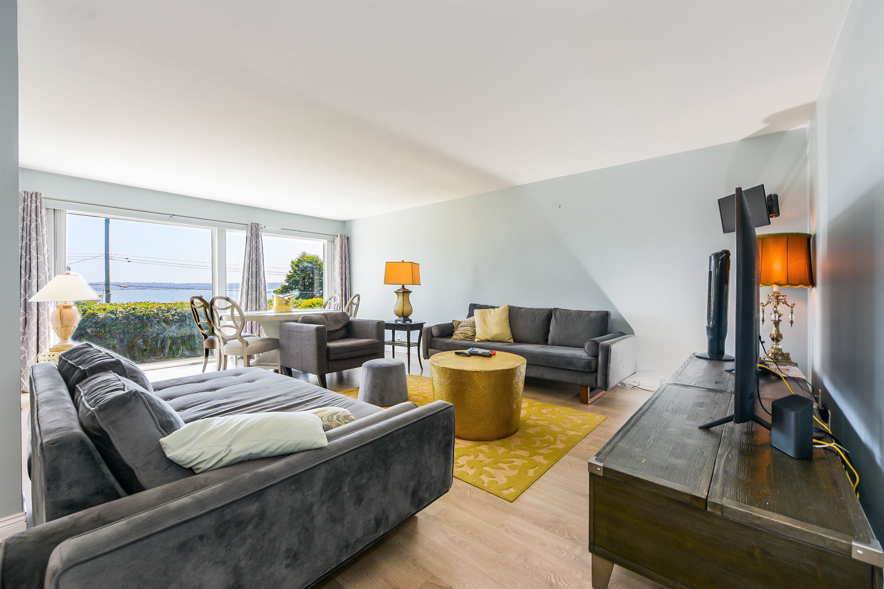 2365 Queens Avenue, West Vancouver, BC