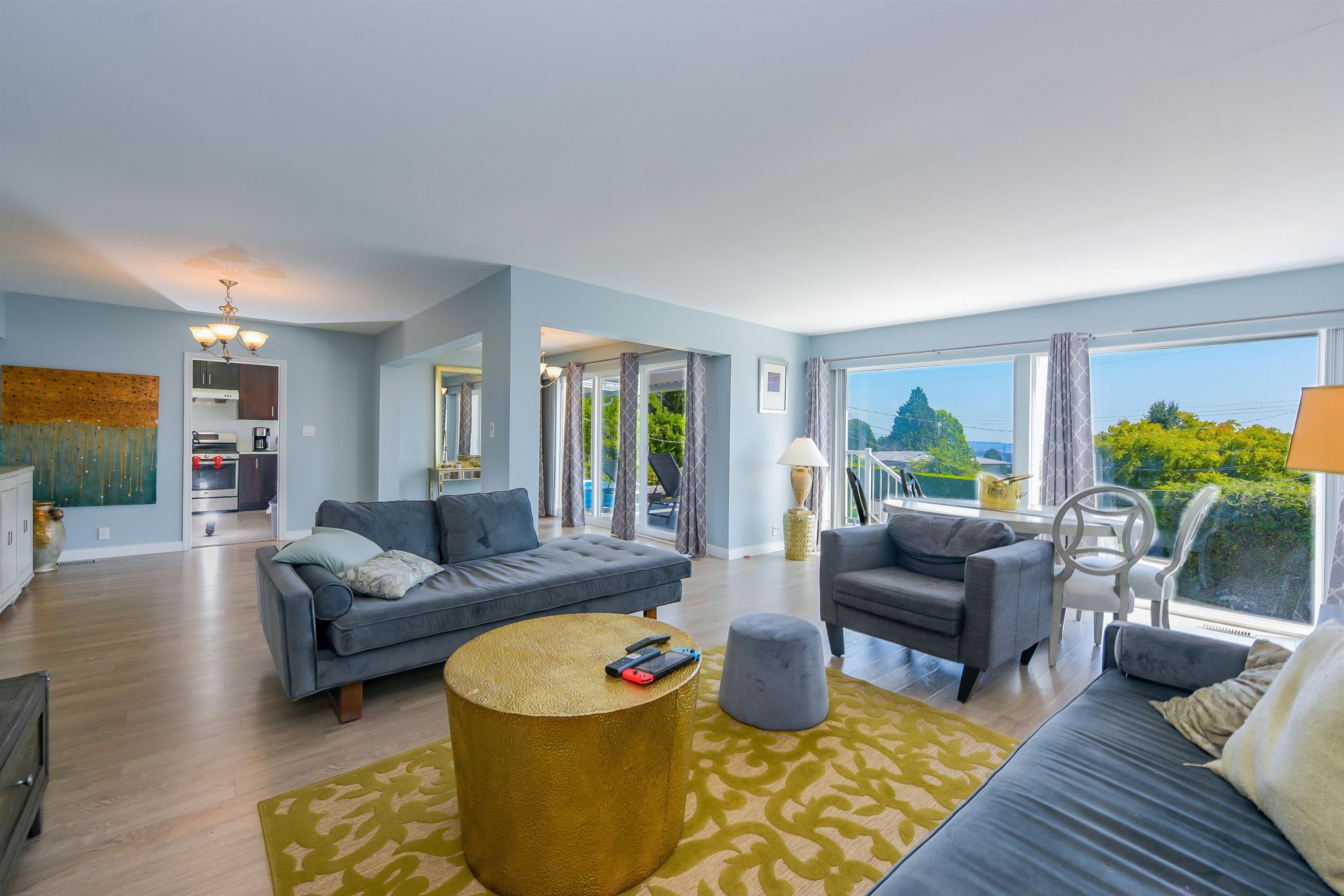 2365 Queens Avenue, West Vancouver, BC