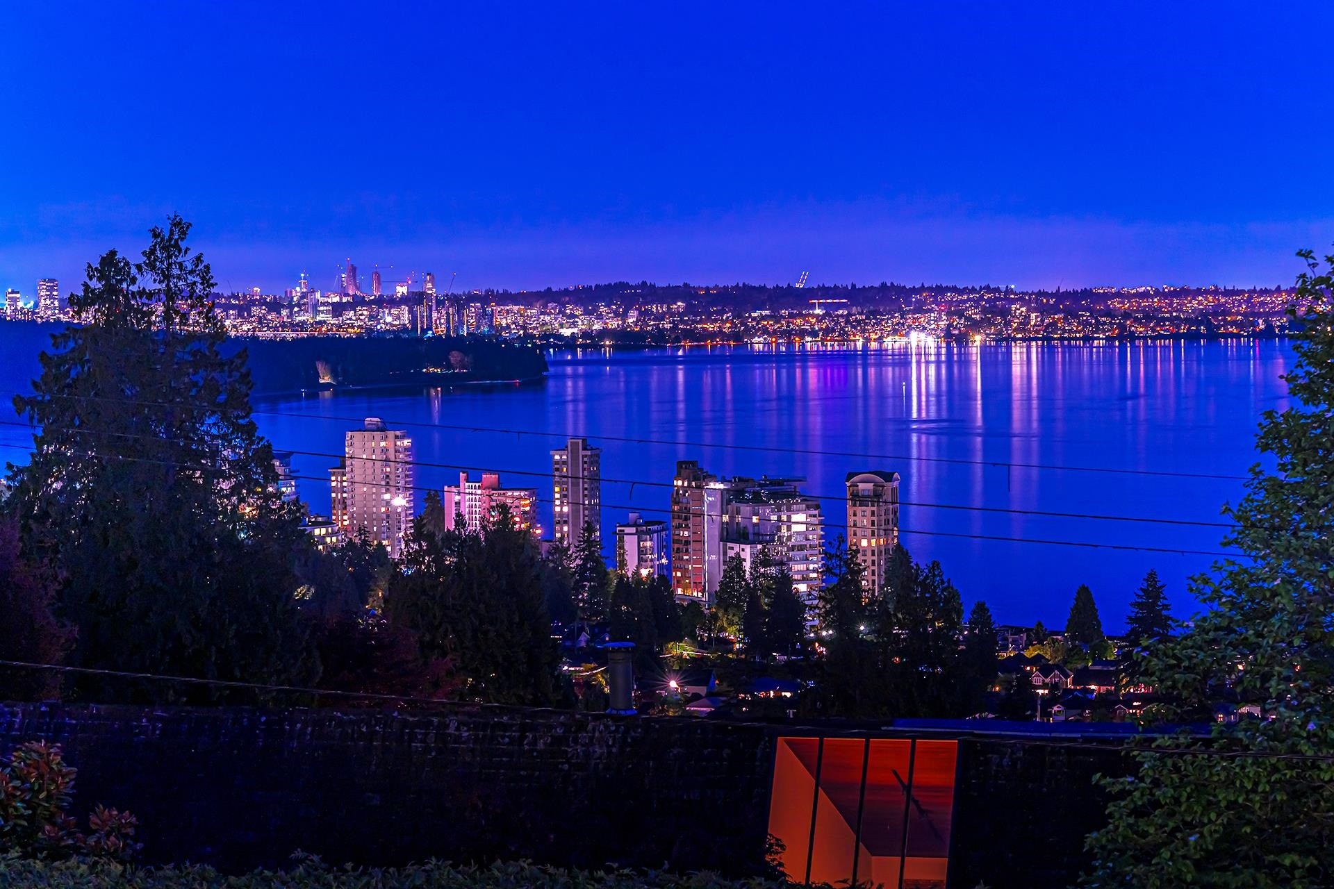 2365 Queens Avenue, West Vancouver, BC