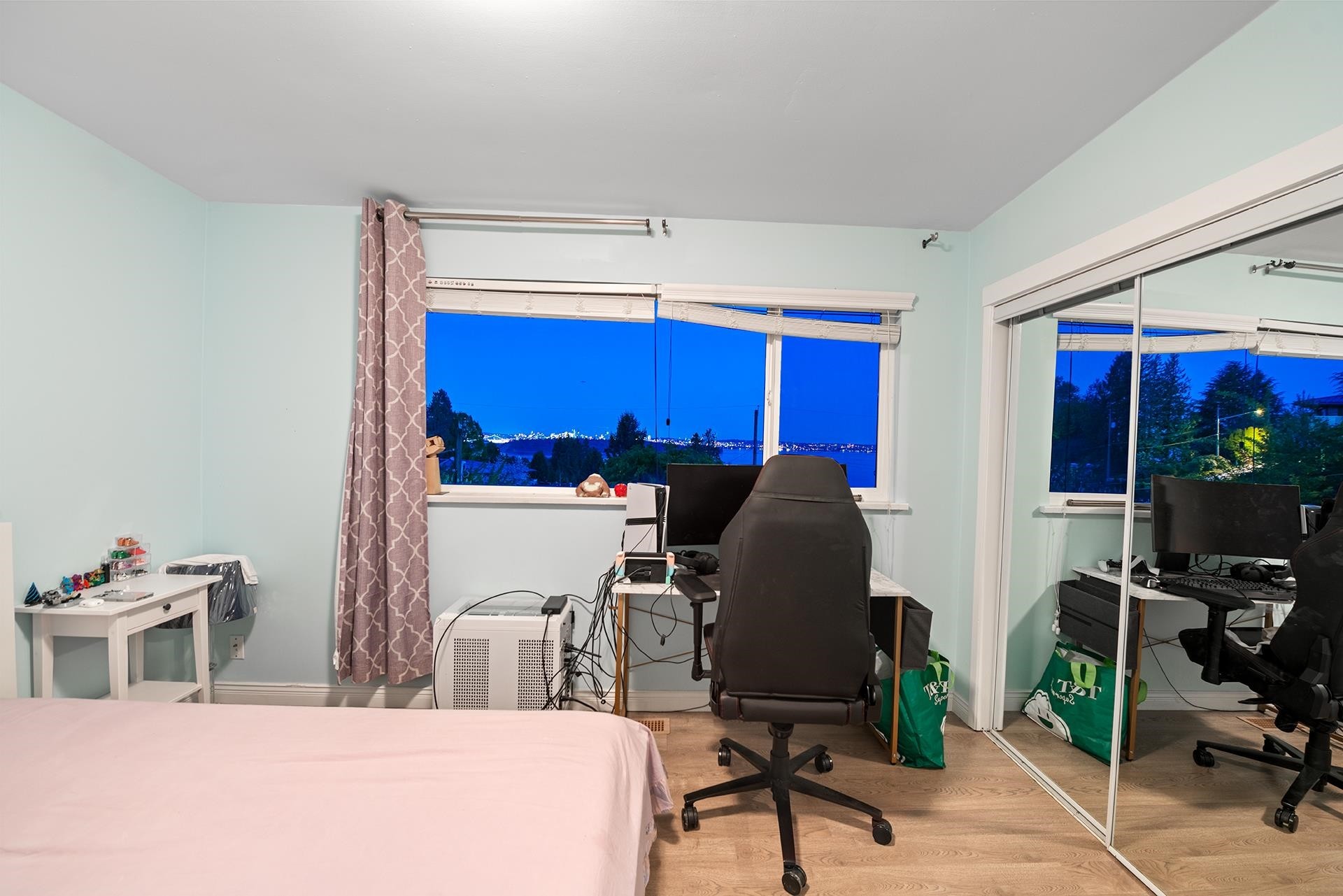 2365 Queens Avenue, West Vancouver, BC