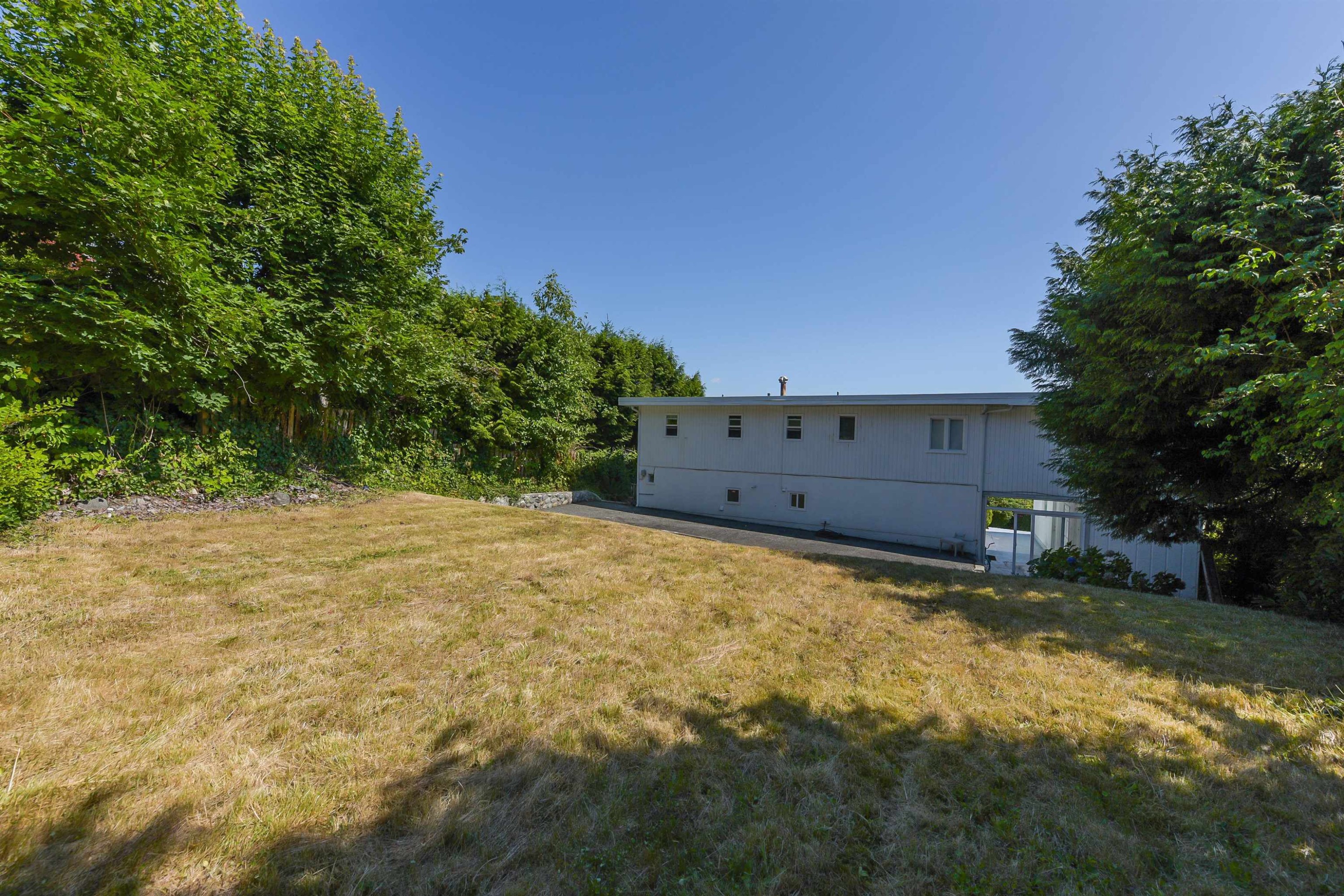 2365 Queens Avenue, West Vancouver, BC