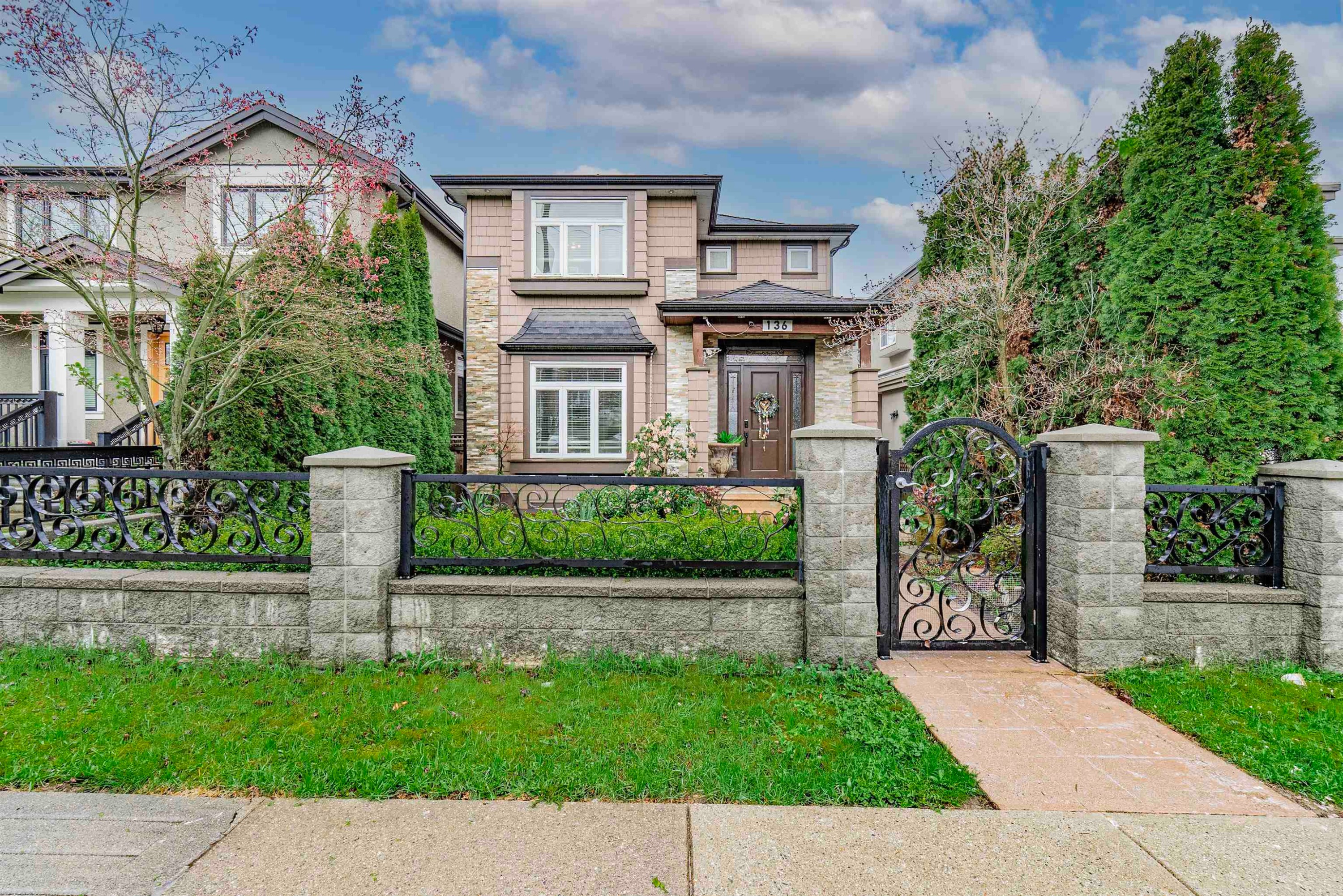 136 59Th Avenue E, Vancouver, BC