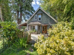 2602 Lower Road Roberts Creek, BC V0N 2W4