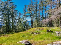 1795 Emily Lane Bowen Island, BC V0N 1G2