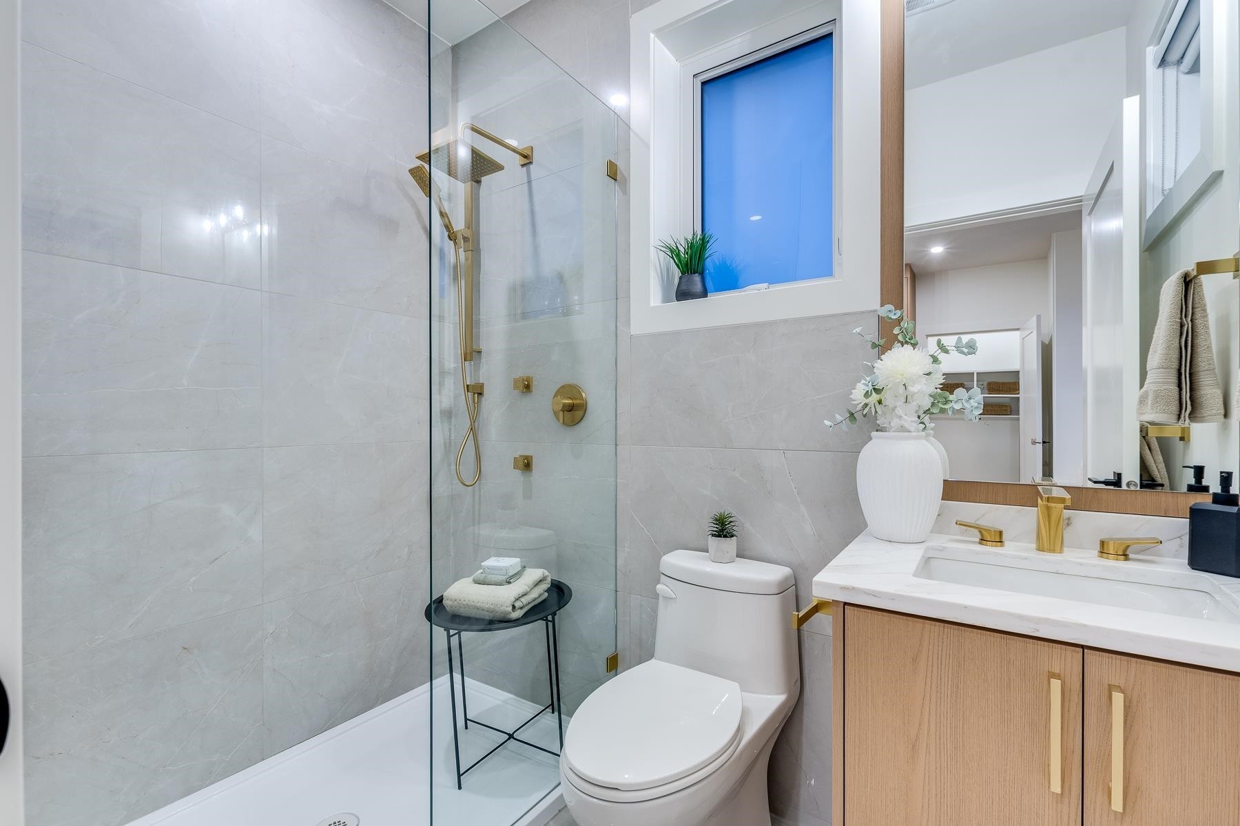 2261 35Th Avenue E, Vancouver, BC