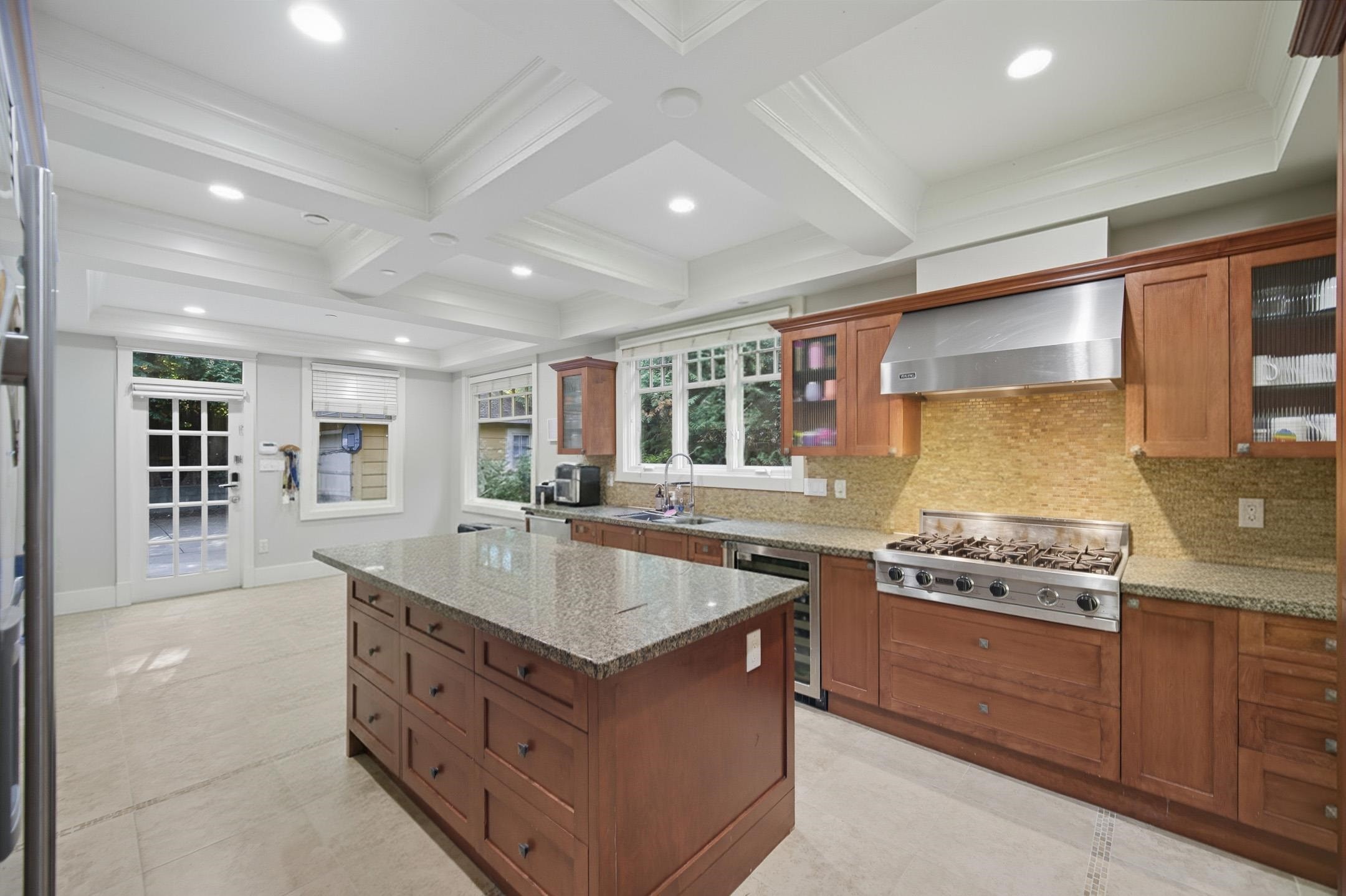 1350 15Th Avenue W, Vancouver, BC