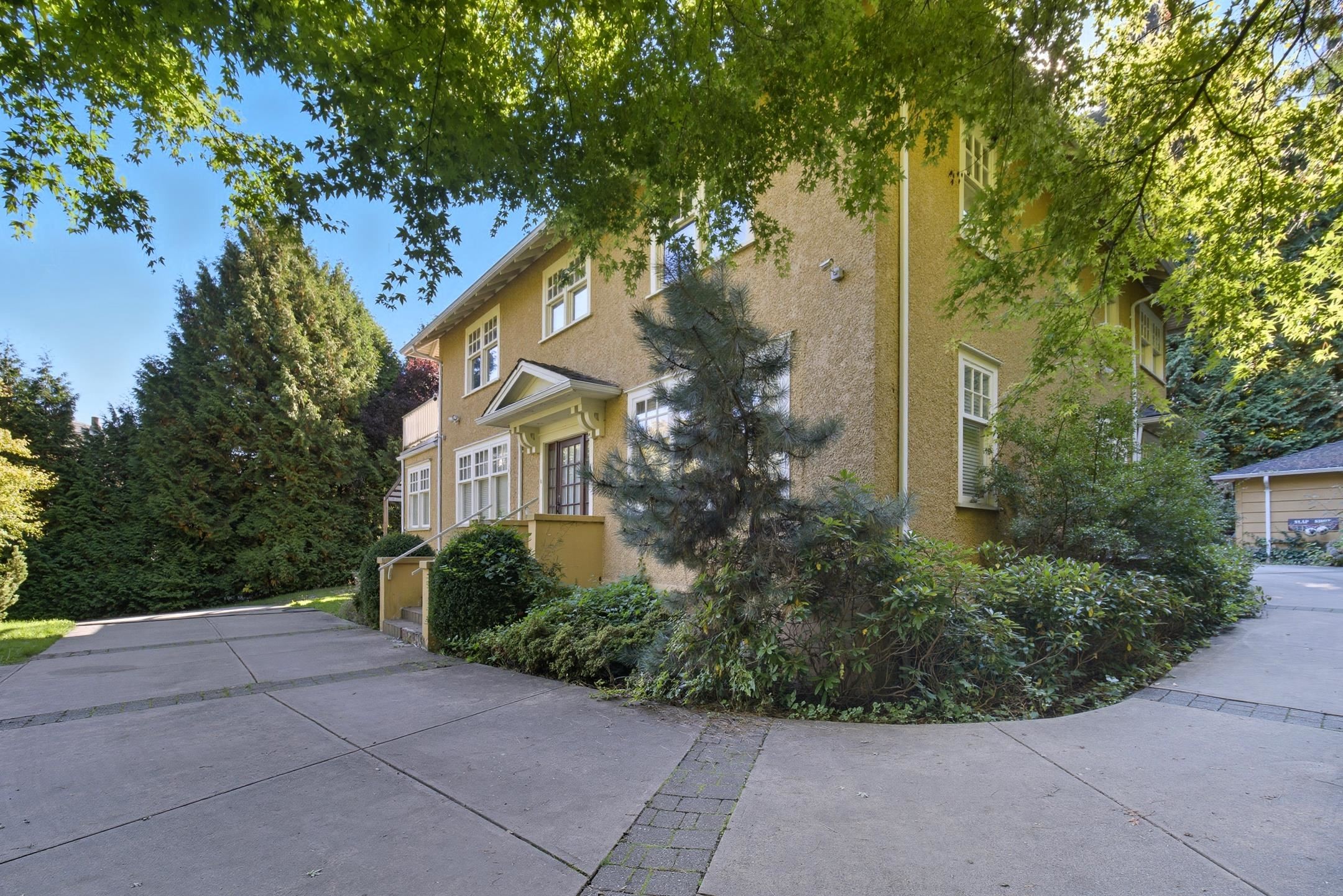 1350 15Th Avenue W, Vancouver, BC