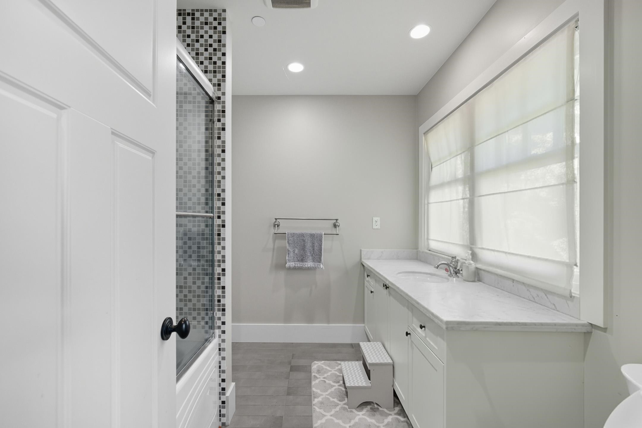 1350 15Th Avenue W, Vancouver, BC