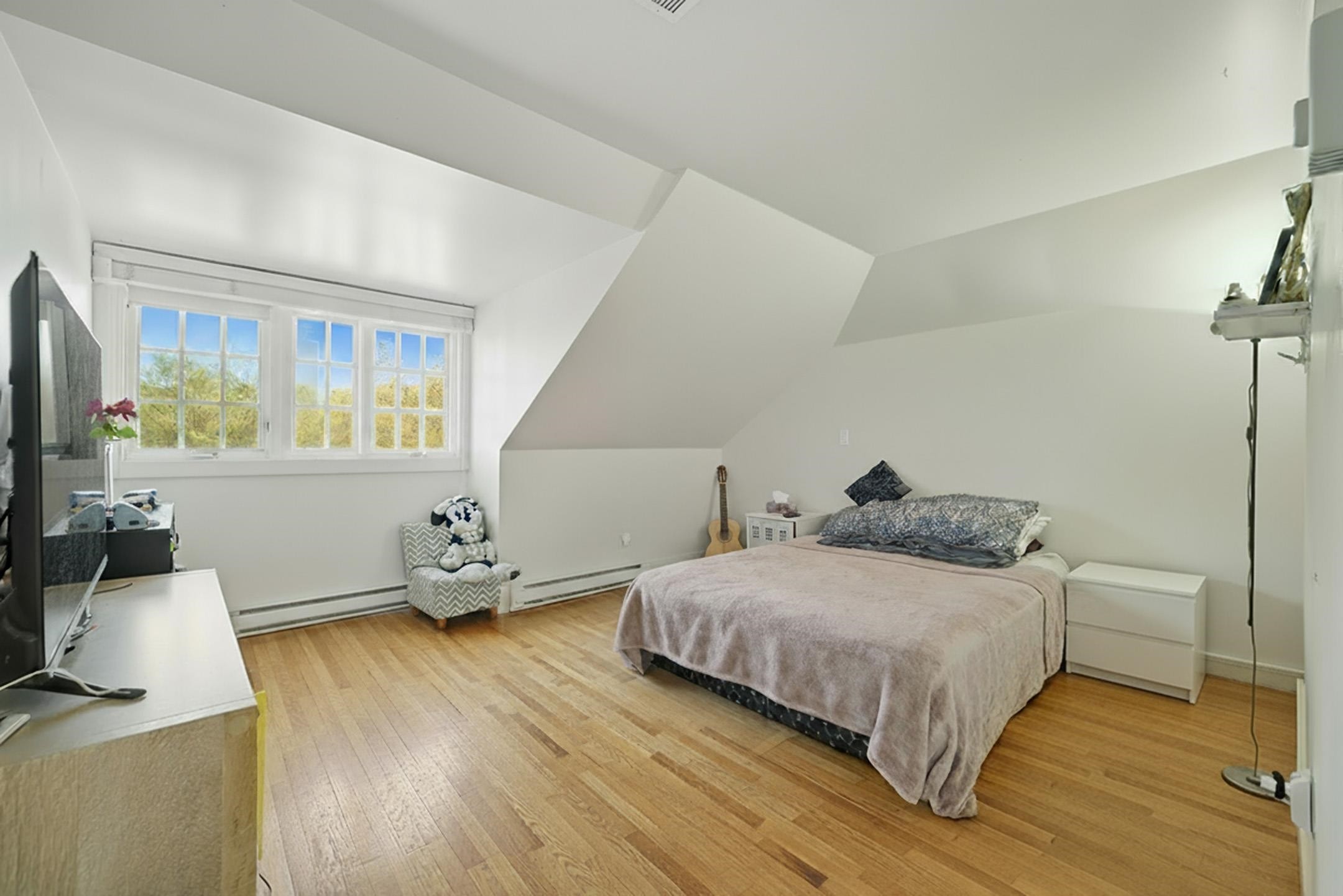 1350 15Th Avenue W, Vancouver, BC