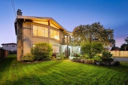 4686 54a Street Ladner, BC V4K 2Z8