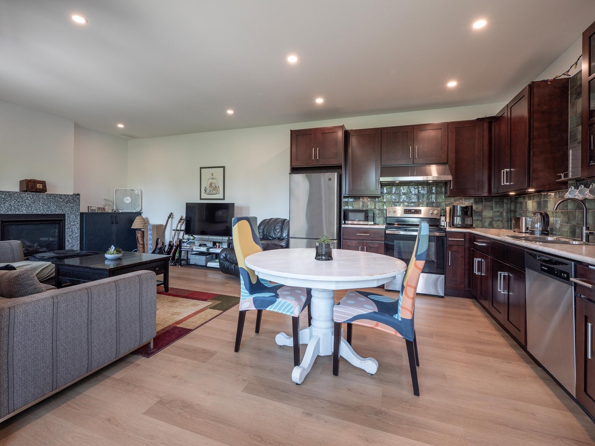 1832 North Road, Gibsons, BC