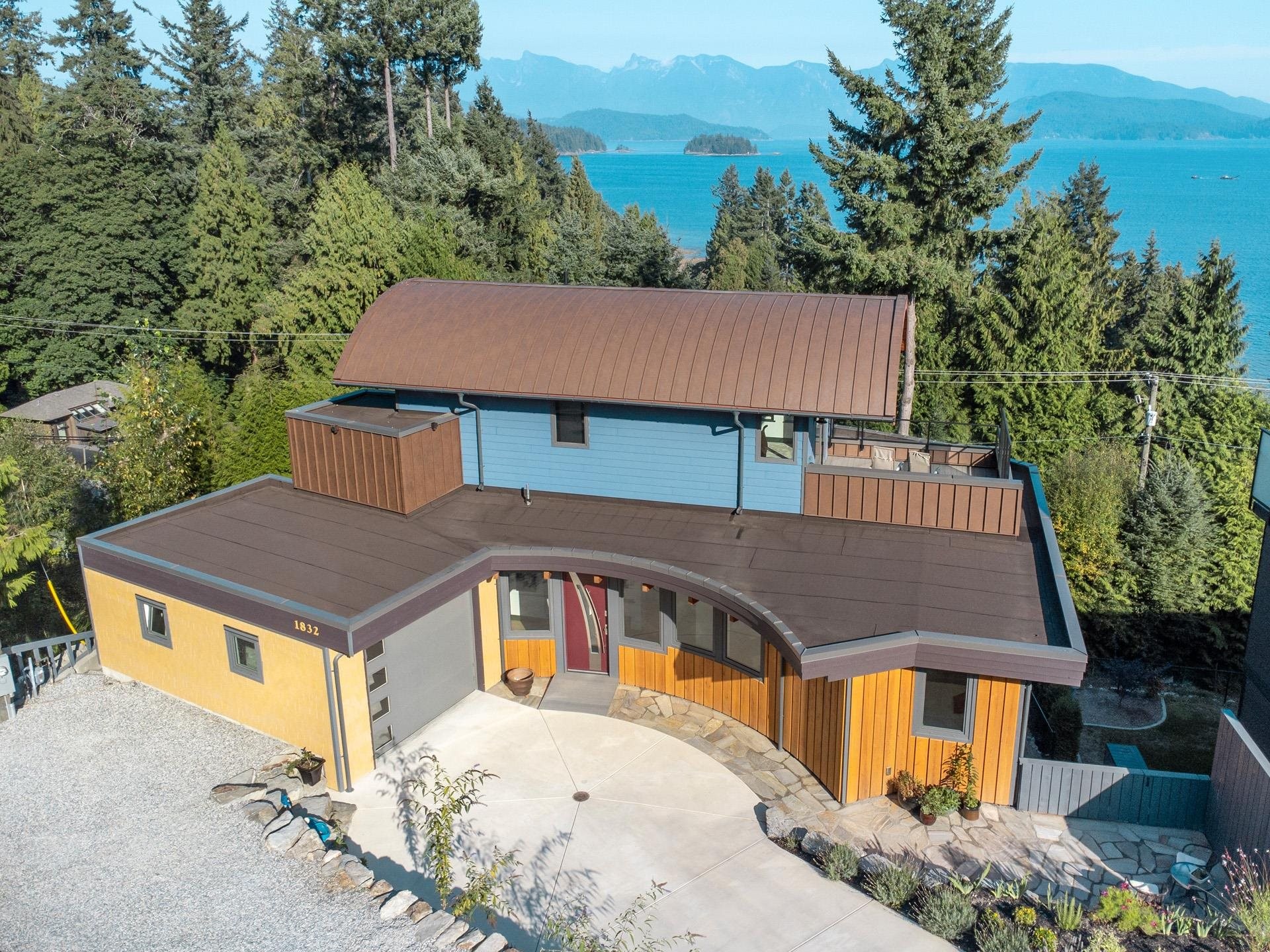 1832 North Road, Gibsons, BC