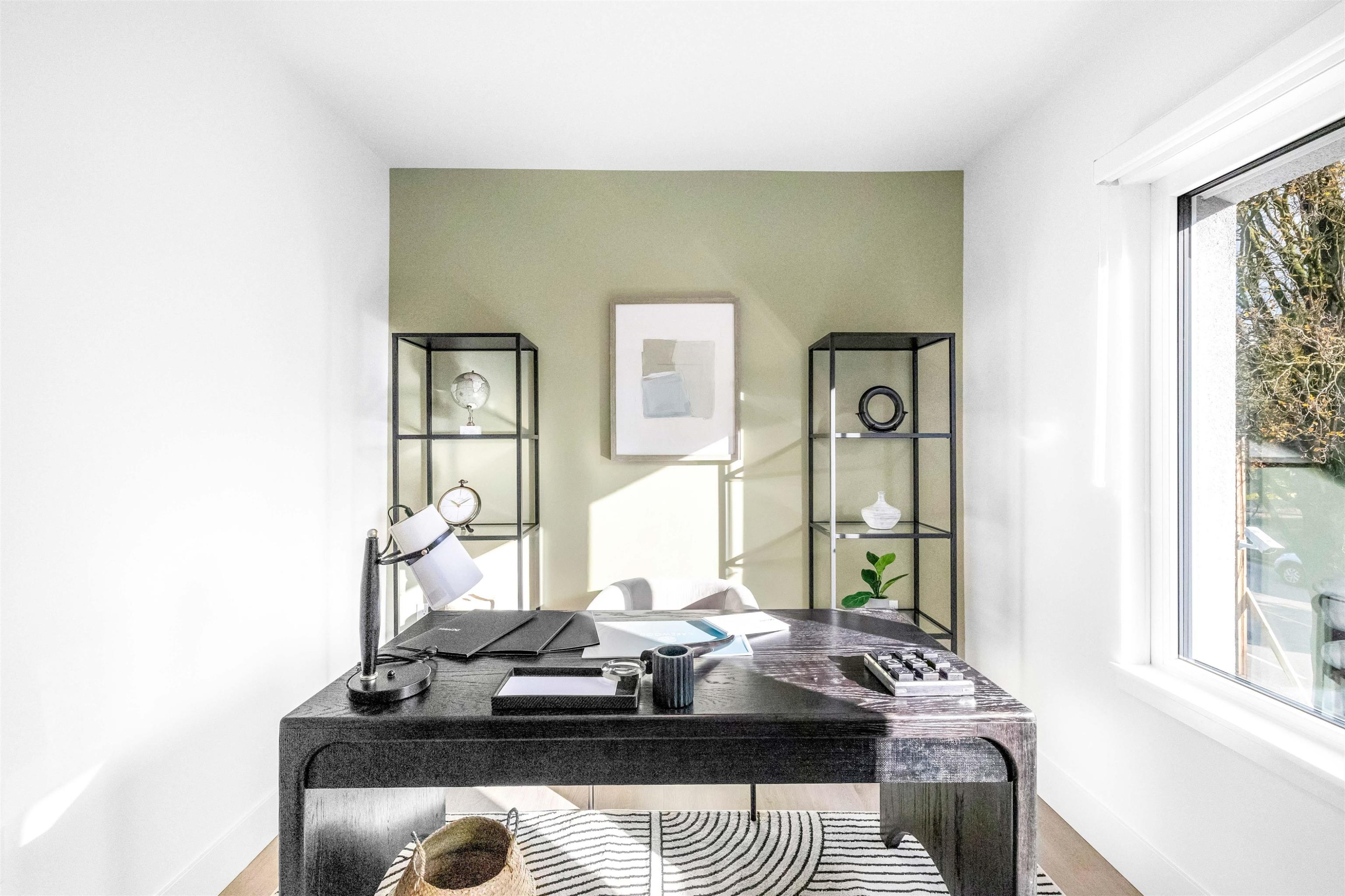 2069 1St Avenue E, Vancouver, BC