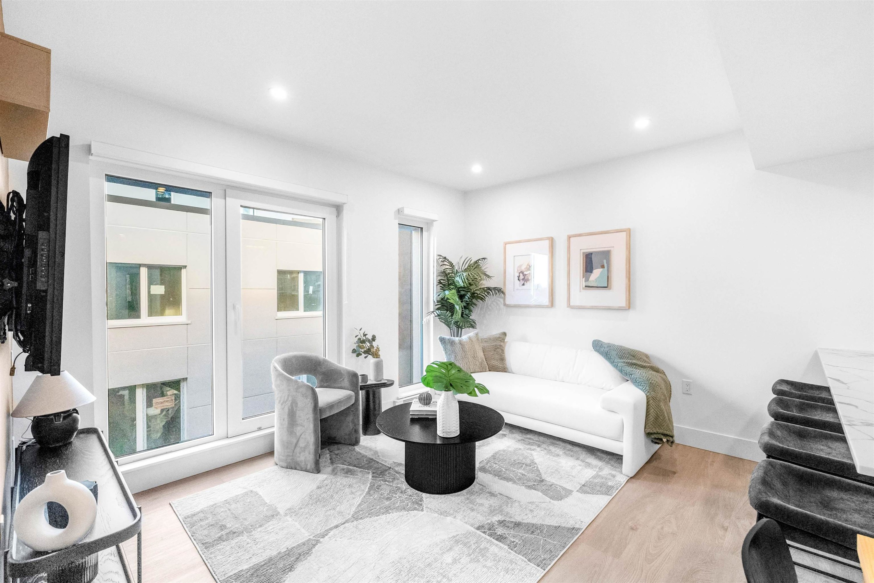 2069 1St Avenue E, Vancouver, BC