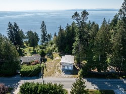 7835 Redrooffs Road Halfmoon Bay, BC V7Z 1A4