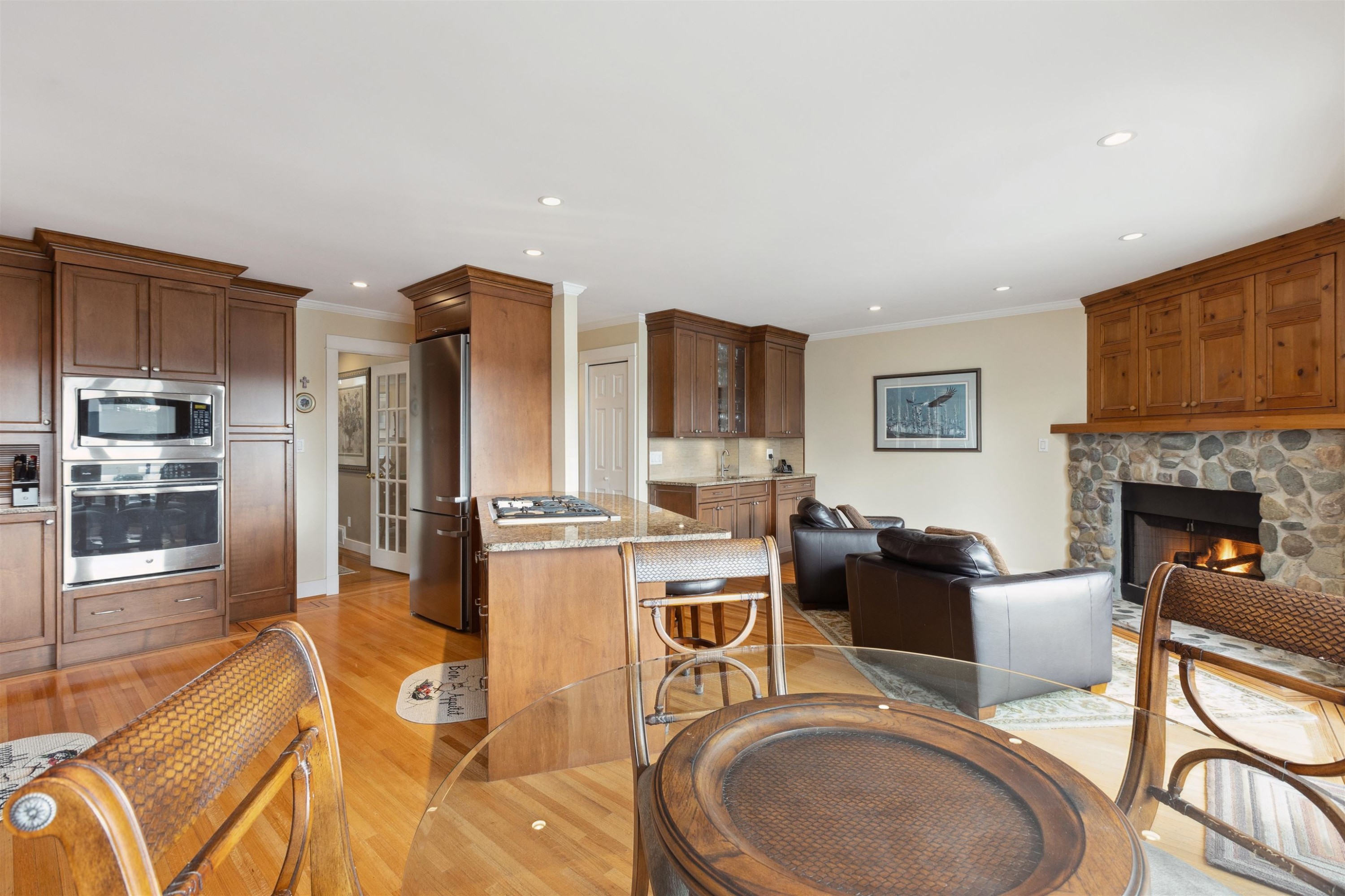 1274 Esquimalt Avenue, West Vancouver, BC