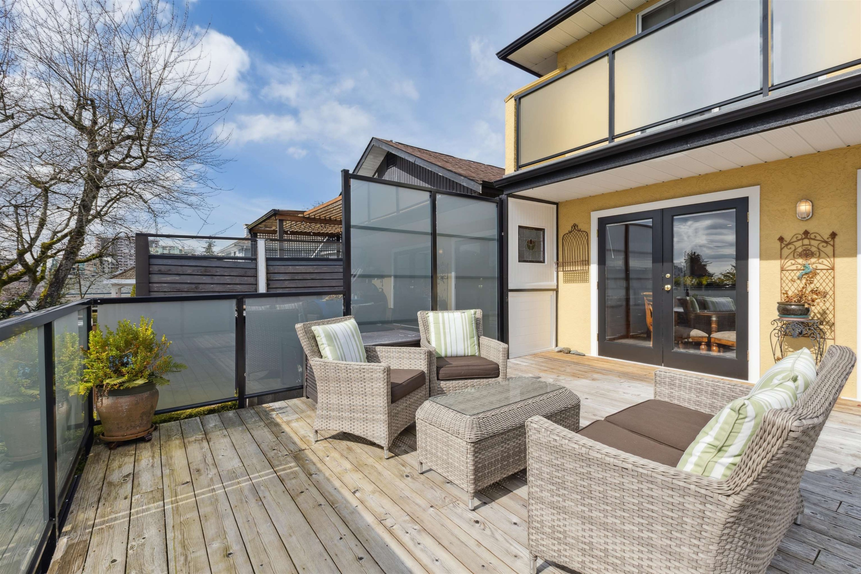 1274 Esquimalt Avenue, West Vancouver, BC