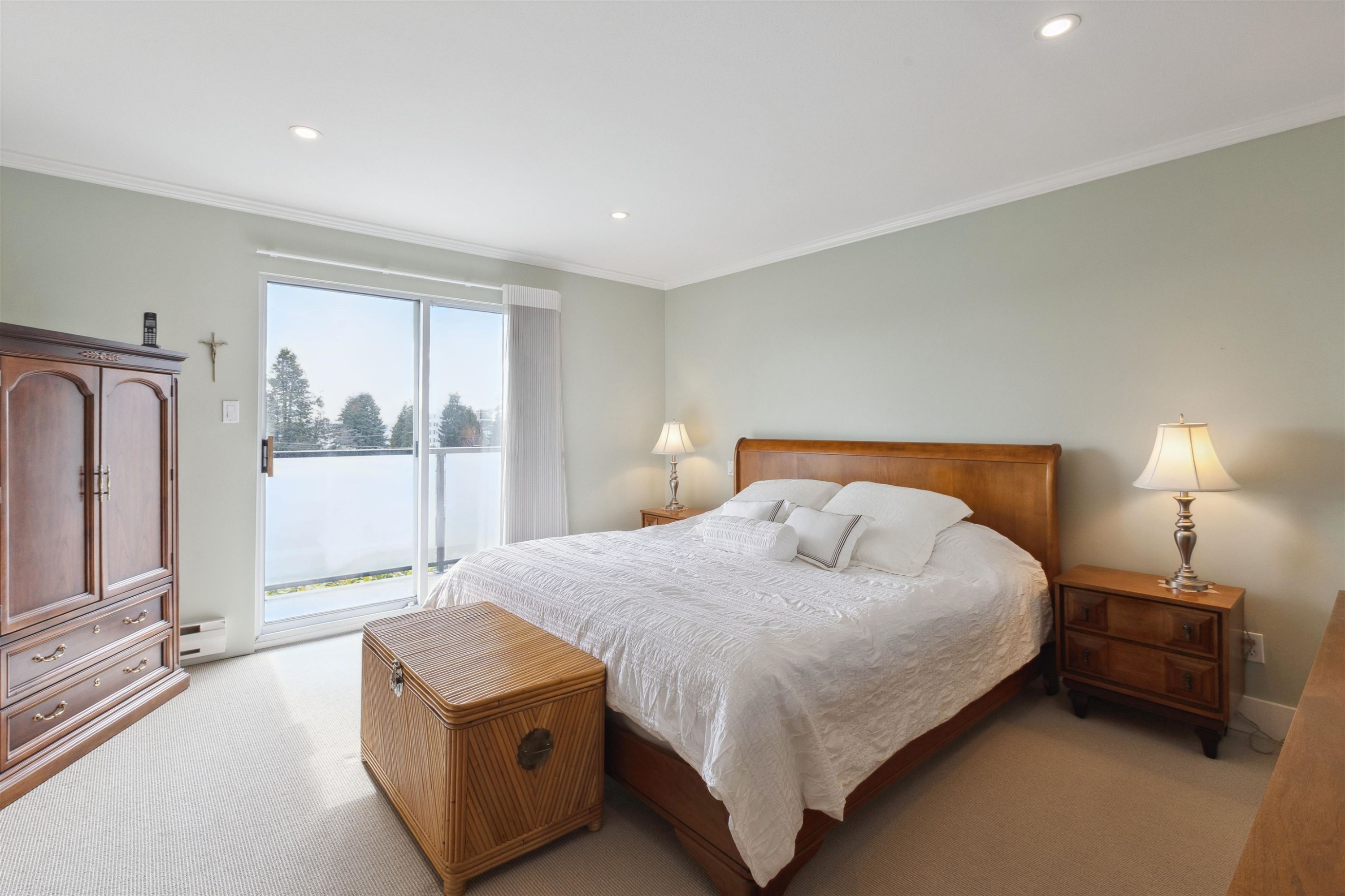 1274 Esquimalt Avenue, West Vancouver, BC