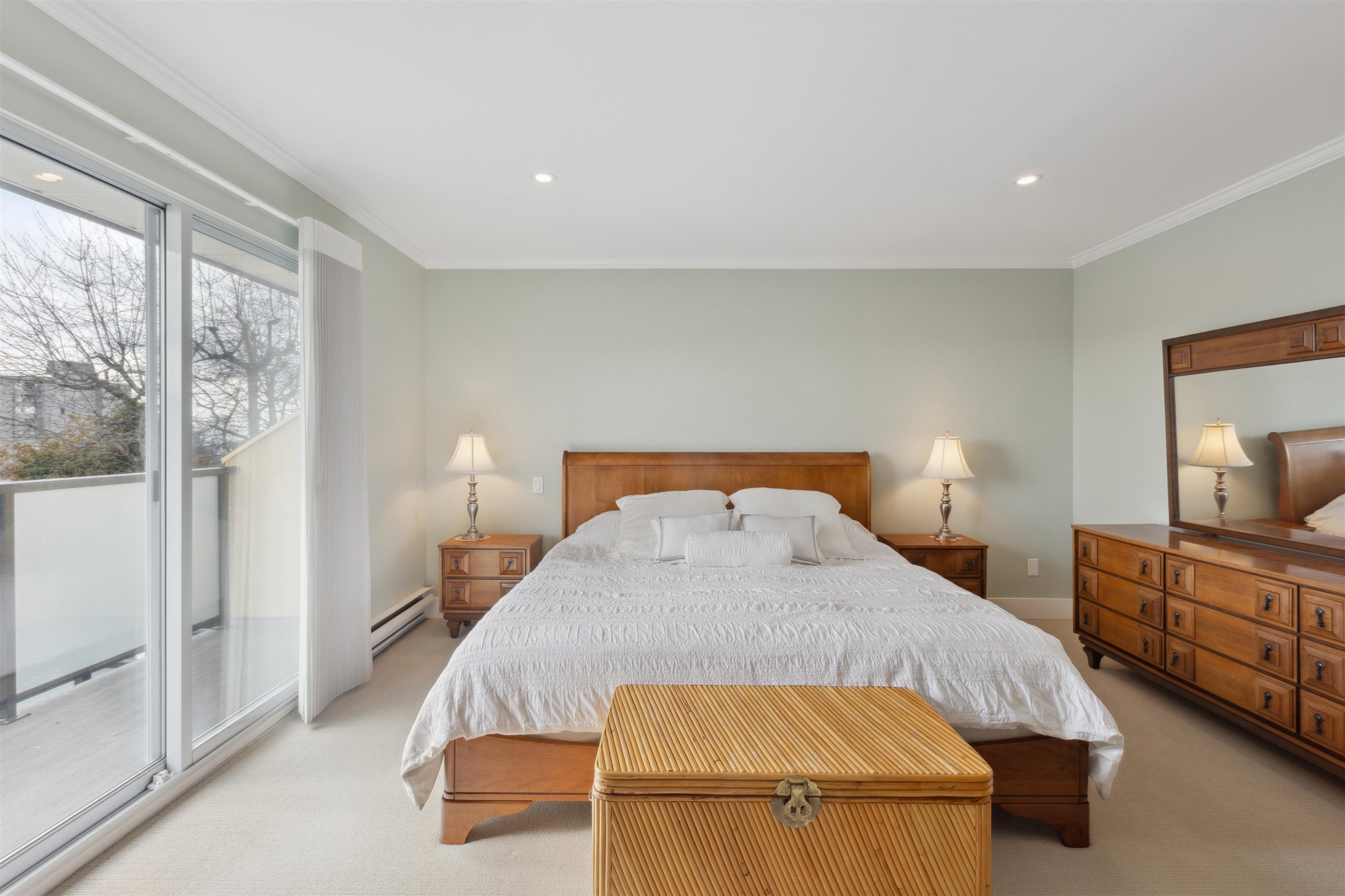 1274 Esquimalt Avenue, West Vancouver, BC