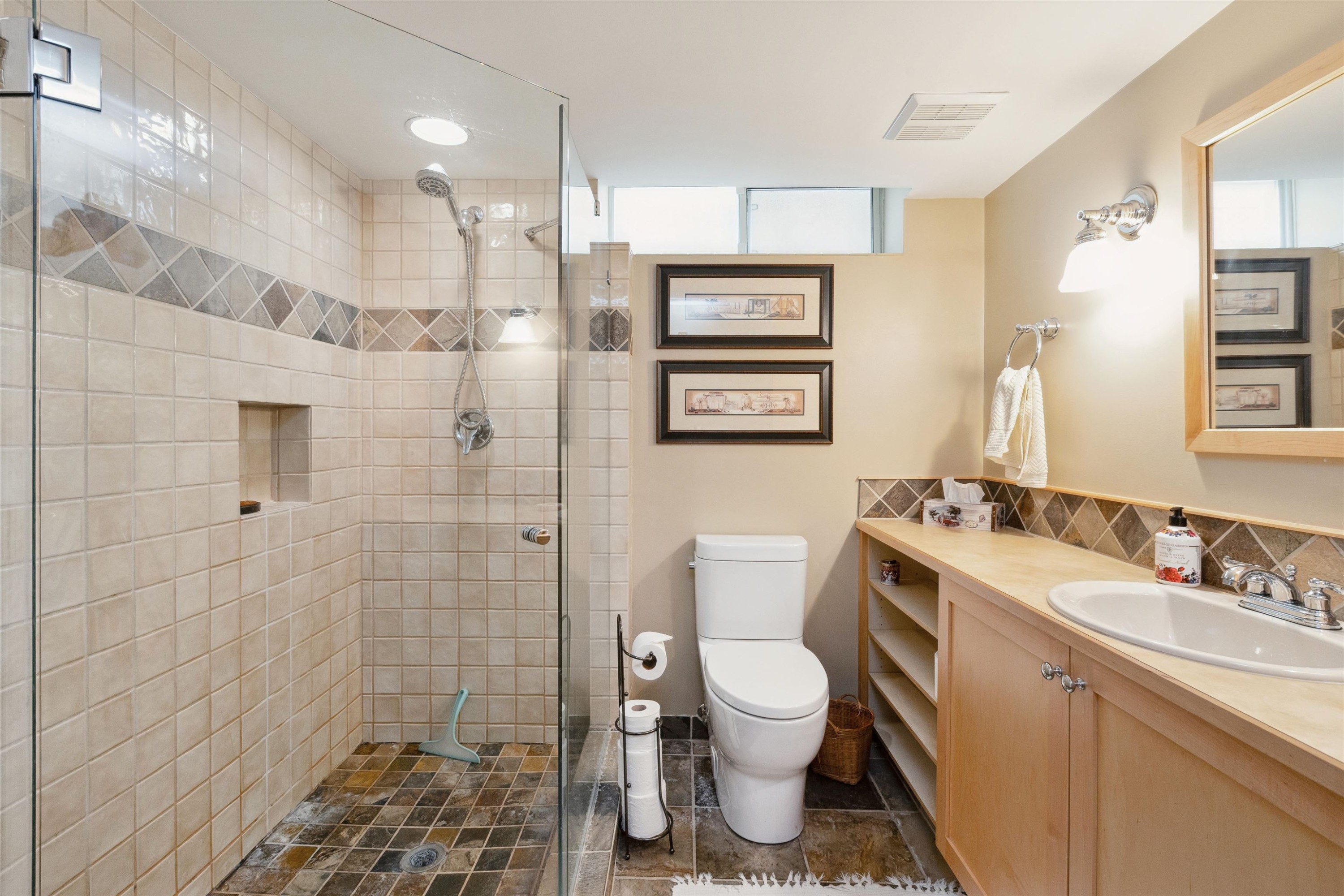 1274 Esquimalt Avenue, West Vancouver, BC