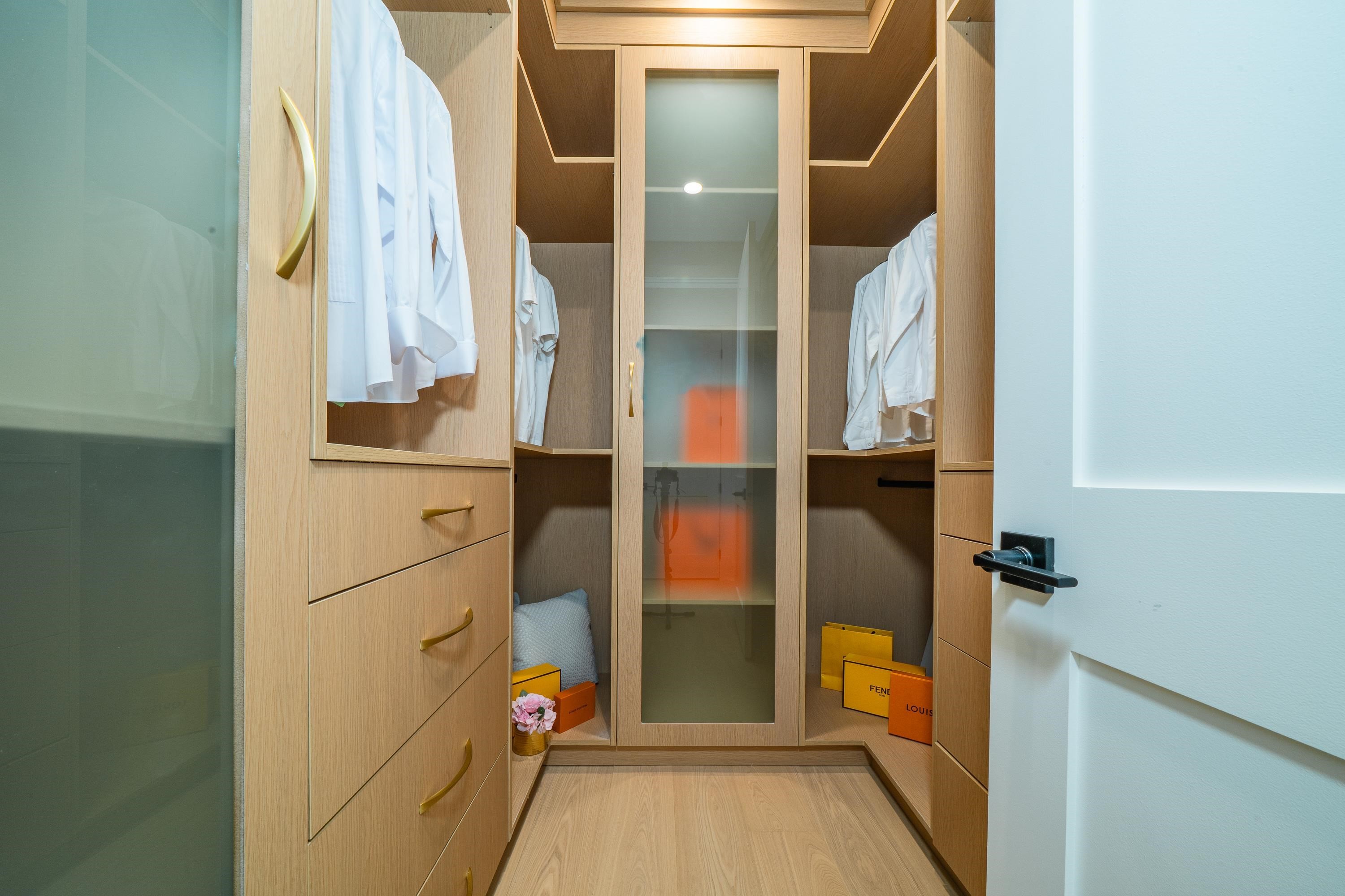 8411 Elsmore Road, Richmond, BC