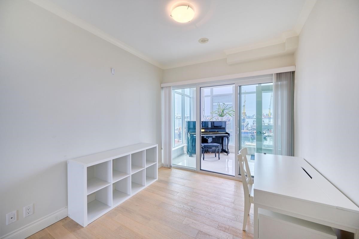 401-199 Victory Ship Way, North Vancouver, BC