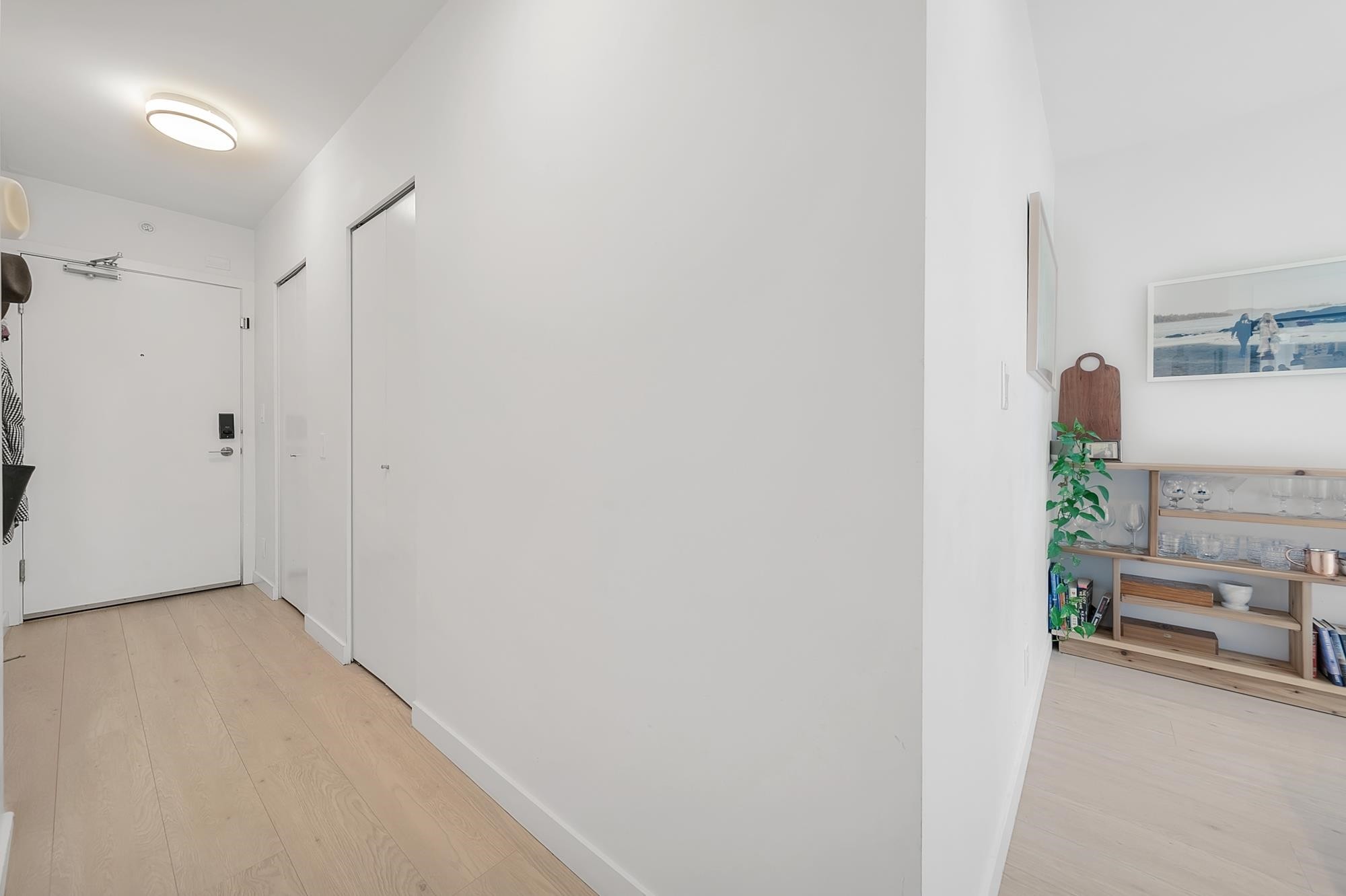 302-933 Hastings Street E, Vancouver, BC