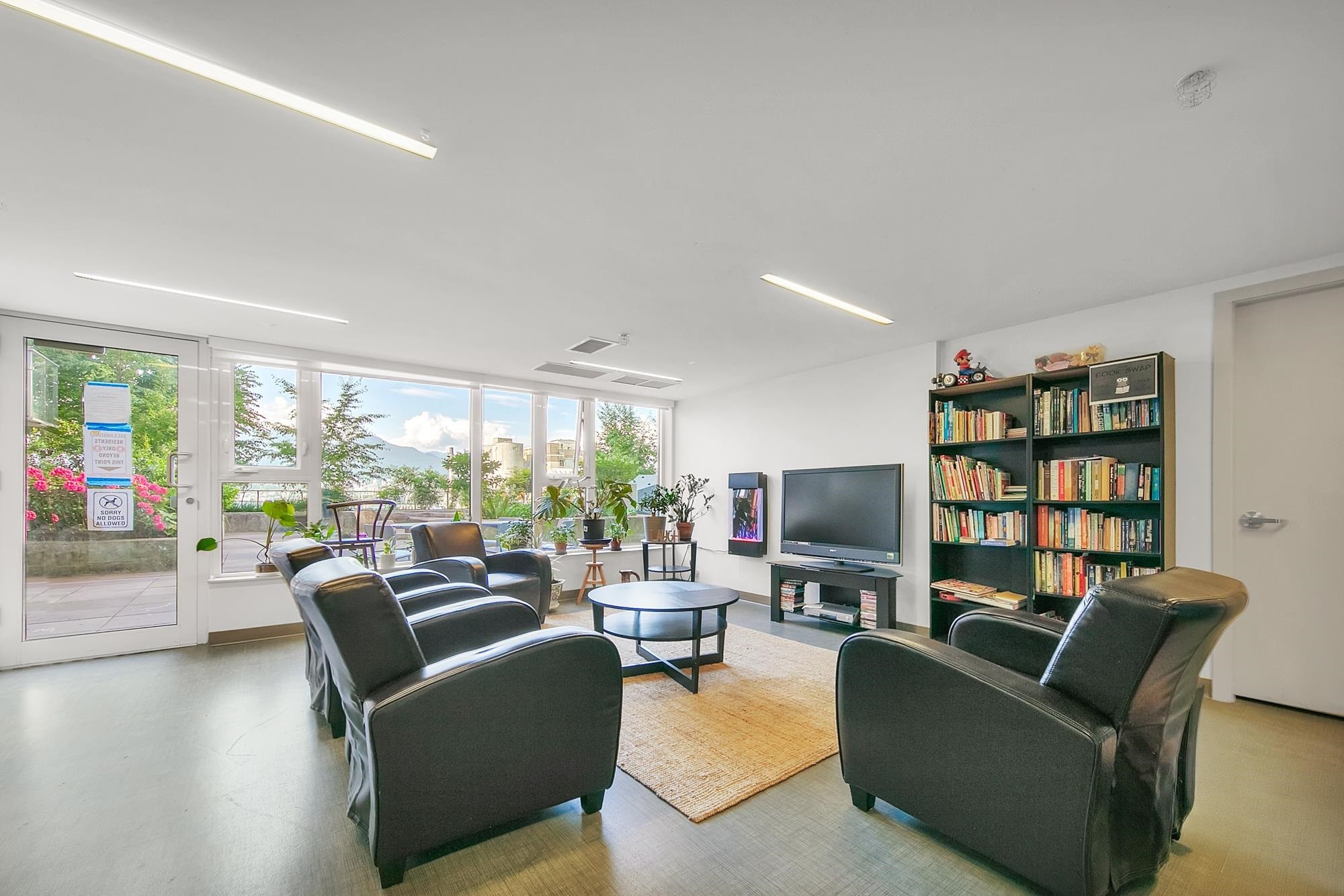 302-933 Hastings Street E, Vancouver, BC