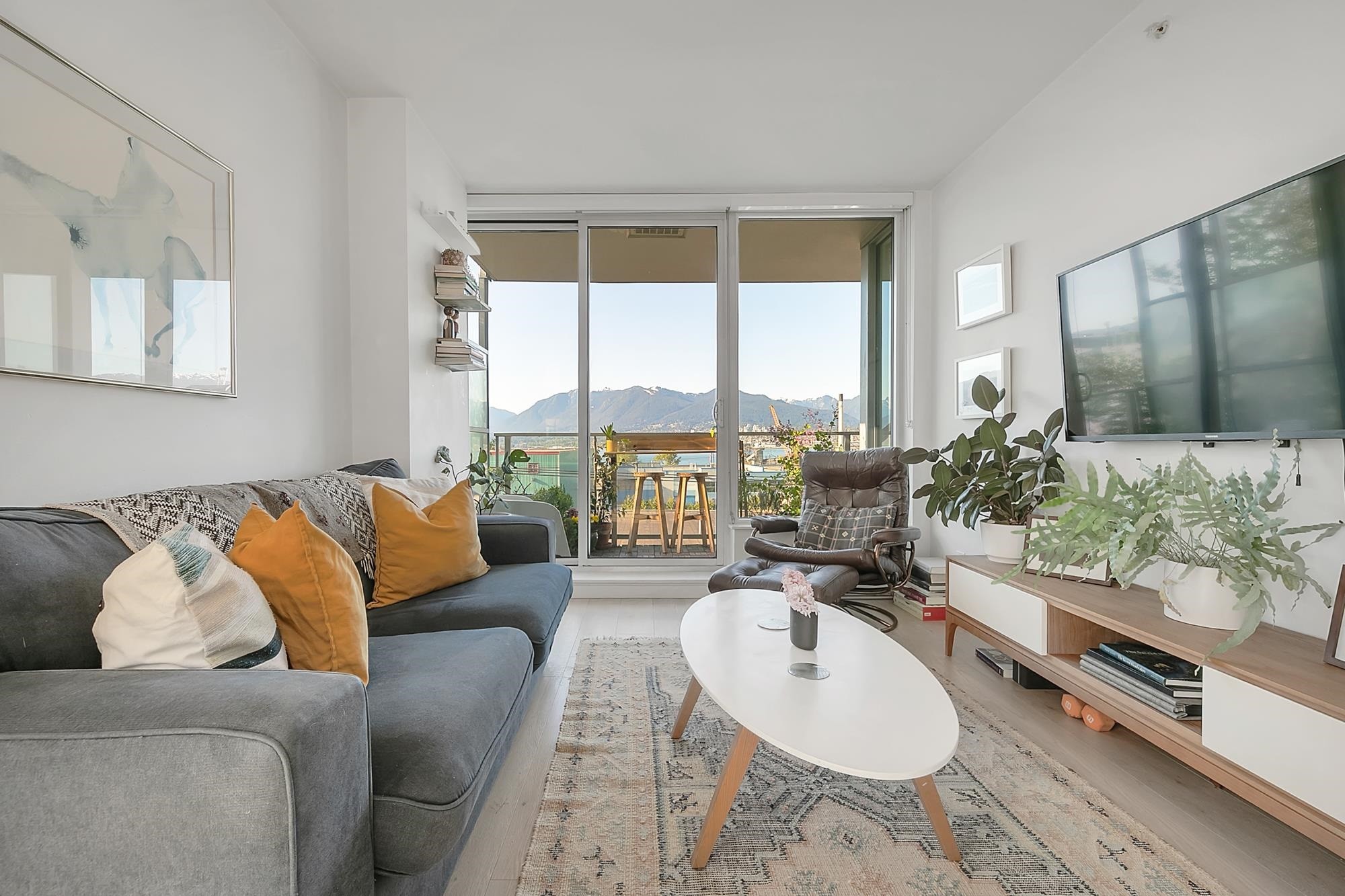 302-933 Hastings Street E, Vancouver, BC