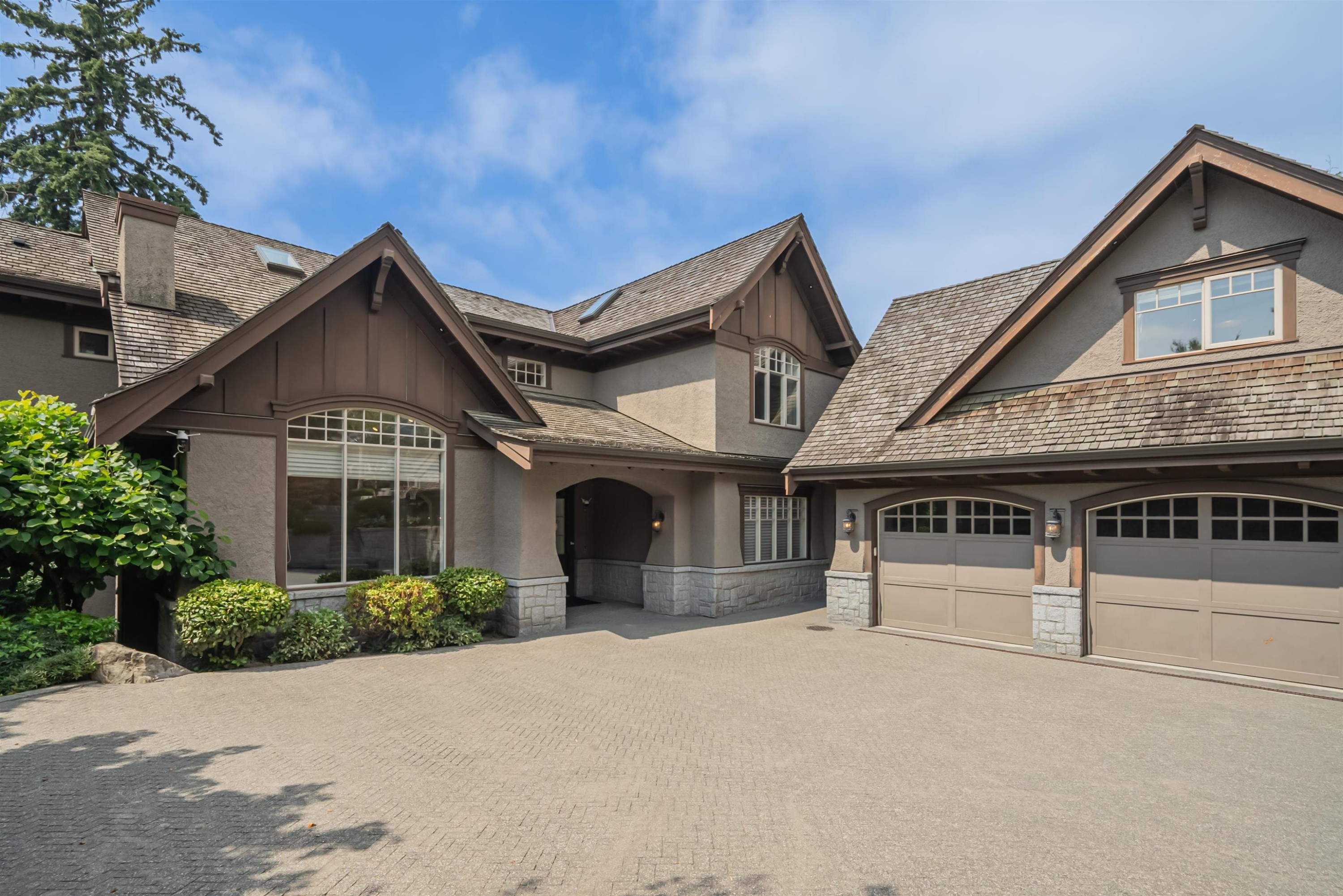 2638 Queens Avenue, West Vancouver, BC