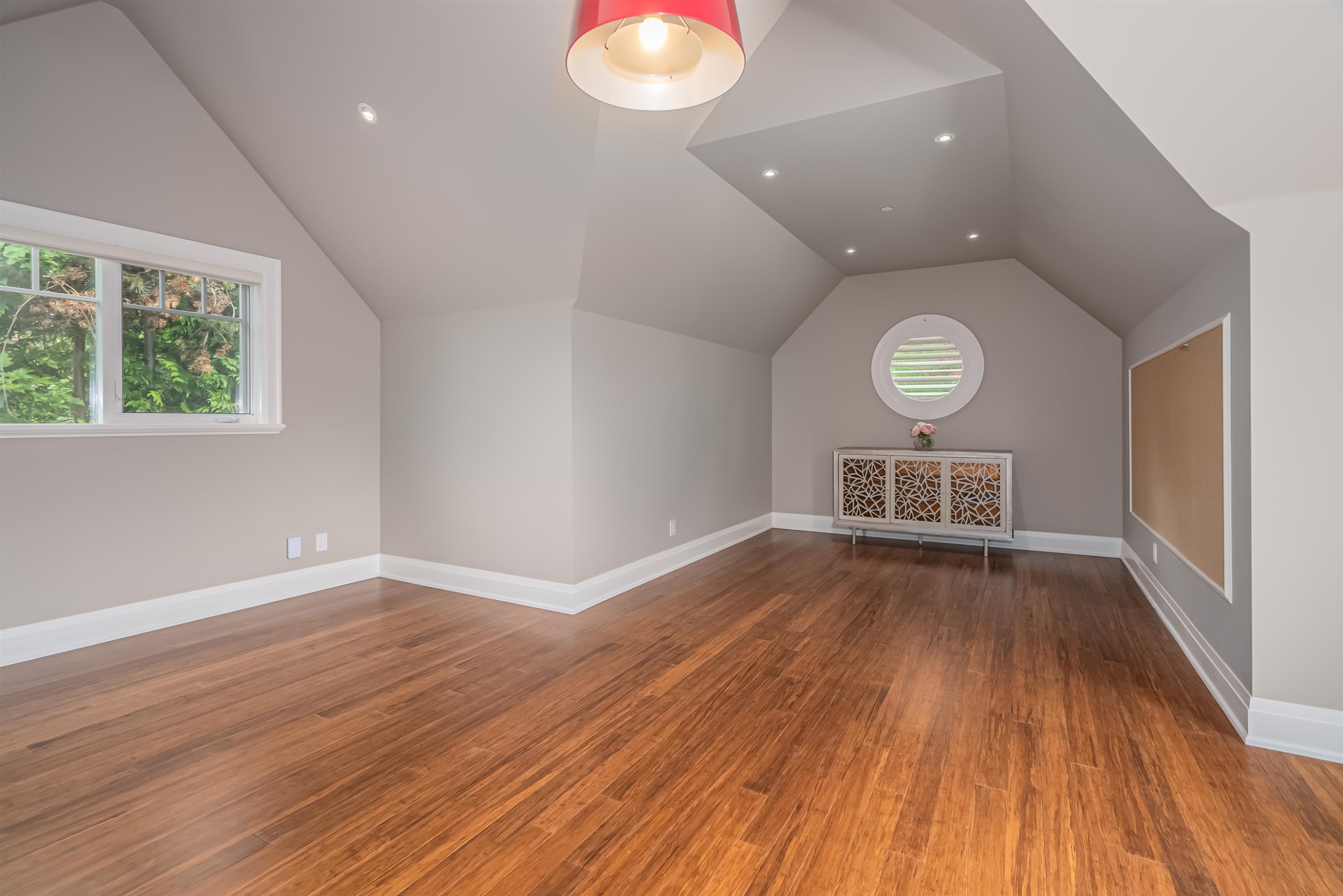 2638 Queens Avenue, West Vancouver, BC