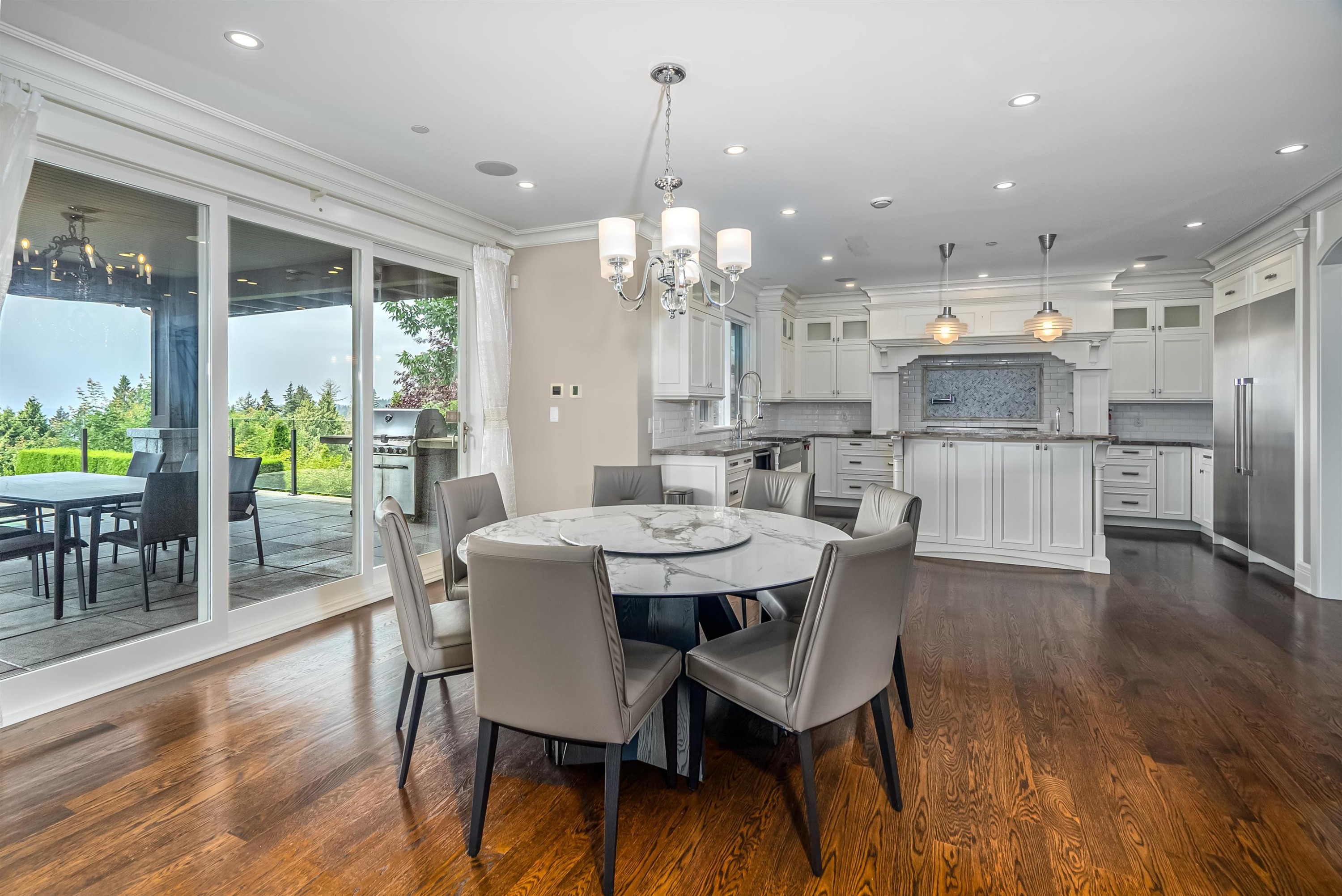 2638 Queens Avenue, West Vancouver, BC