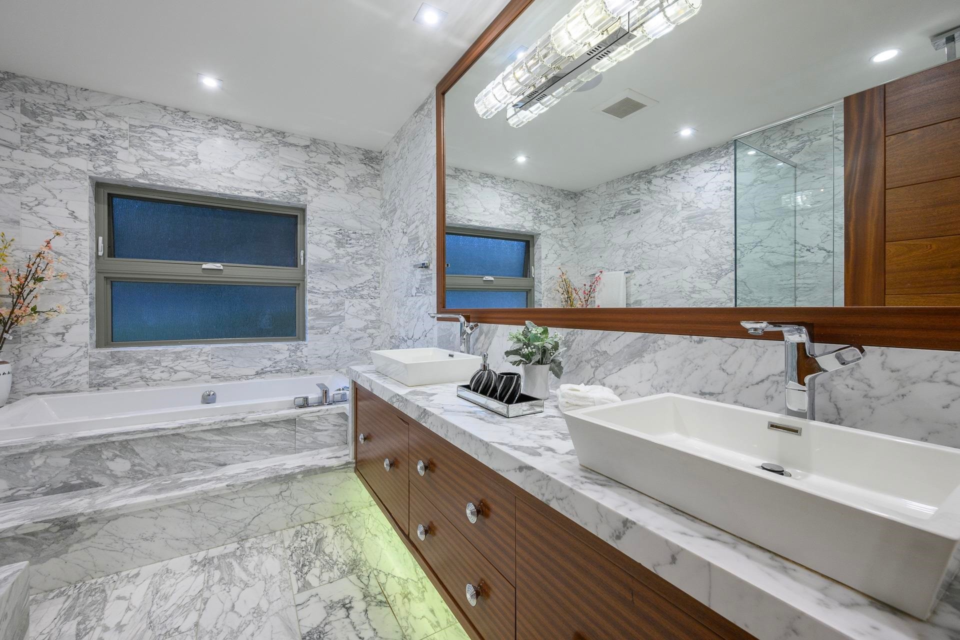 618 Hawstead Place, West Vancouver, BC