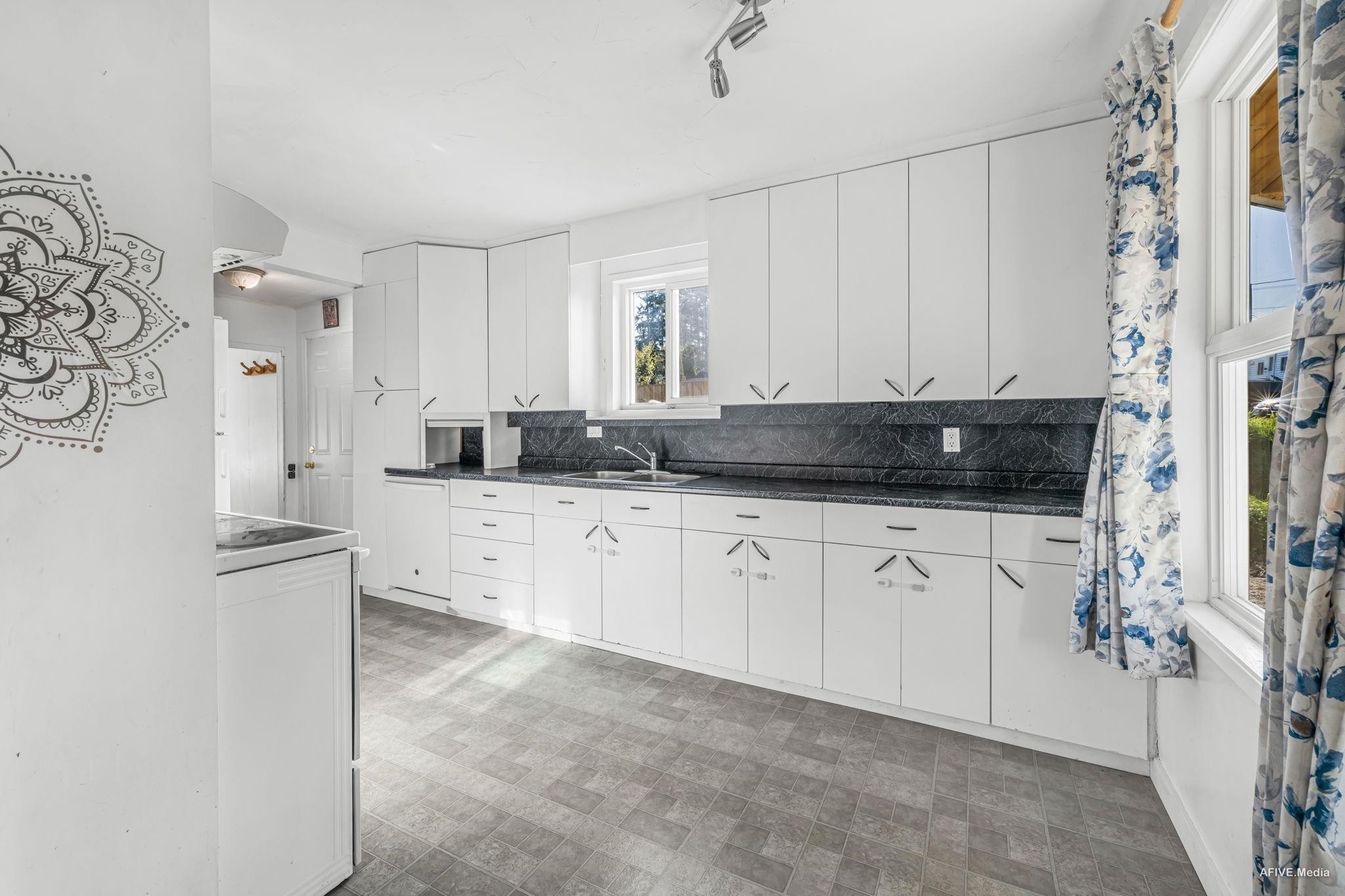 20258 Ospring Street, Maple Ridge, BC