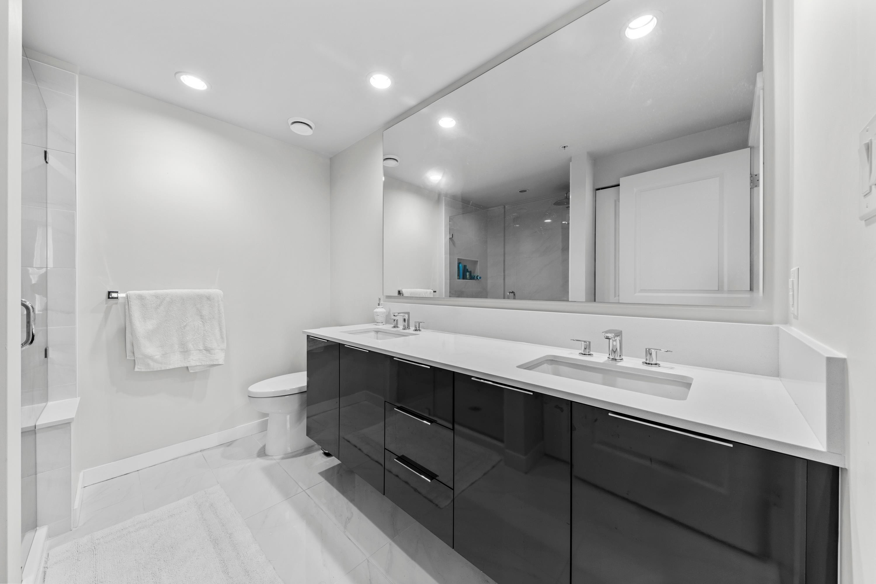 1001-3096 Windsor Gate, Coquitlam, BC