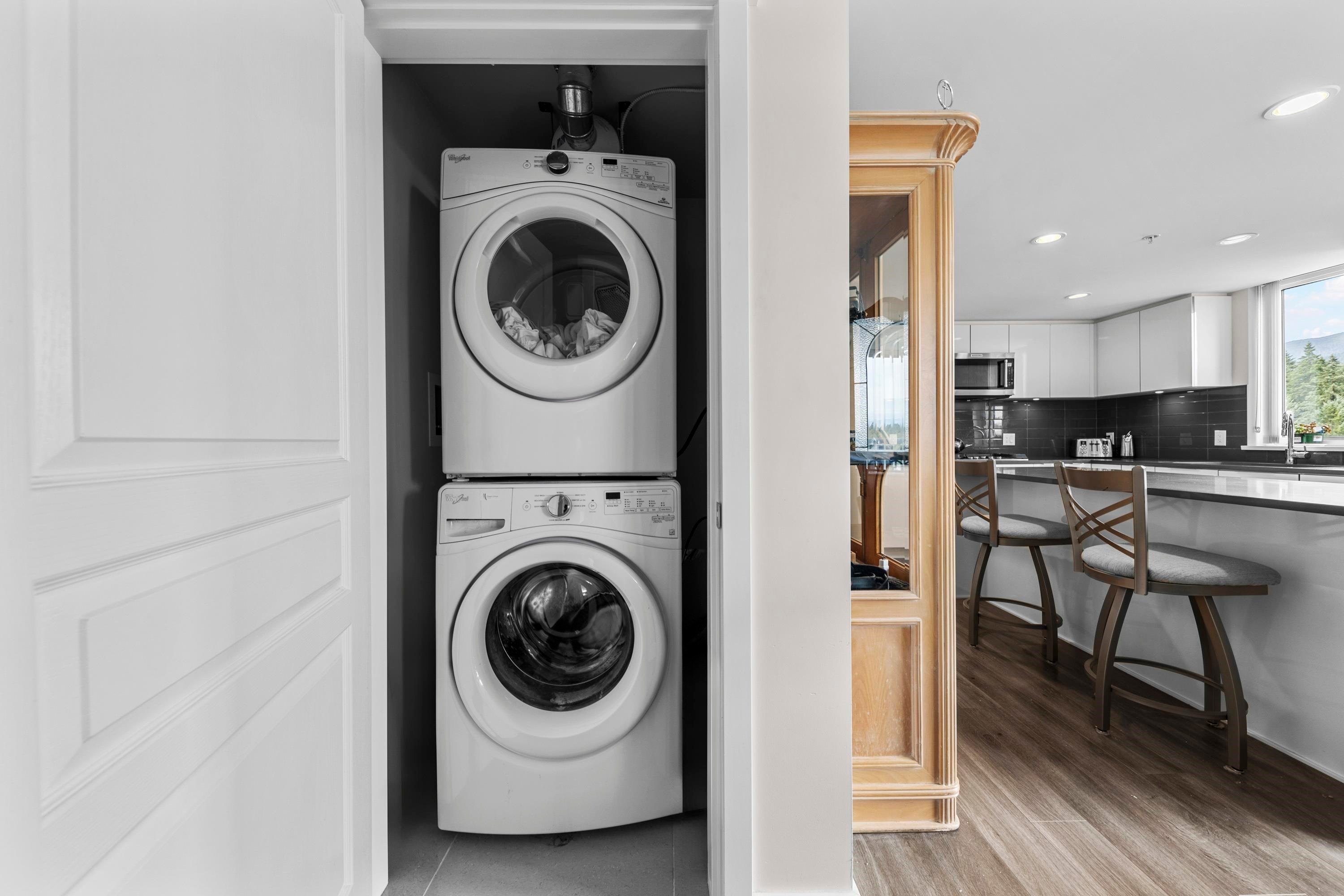 1001-3096 Windsor Gate, Coquitlam, BC