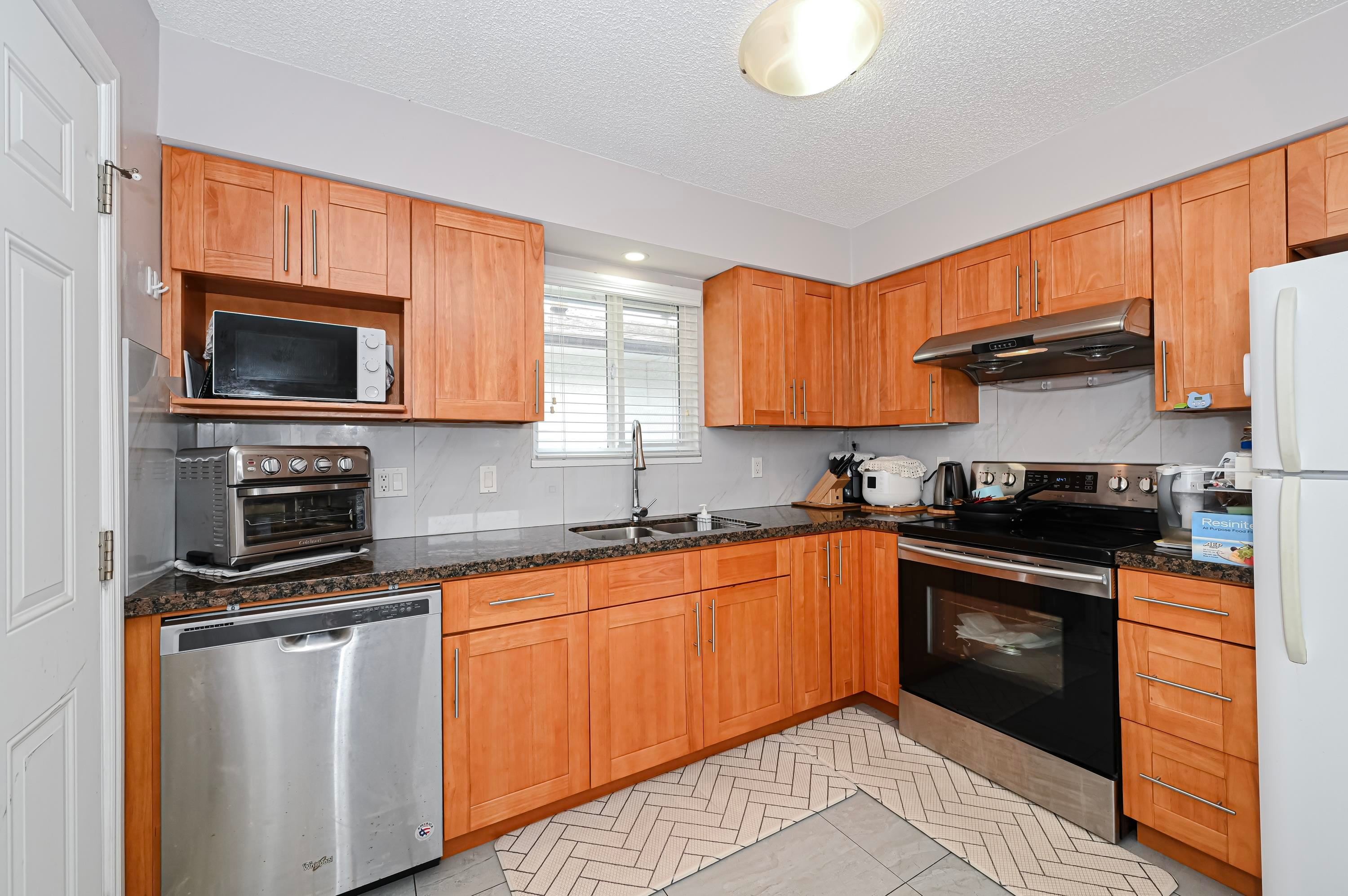 1818 Fraser Avenue, Port Coquitlam, BC