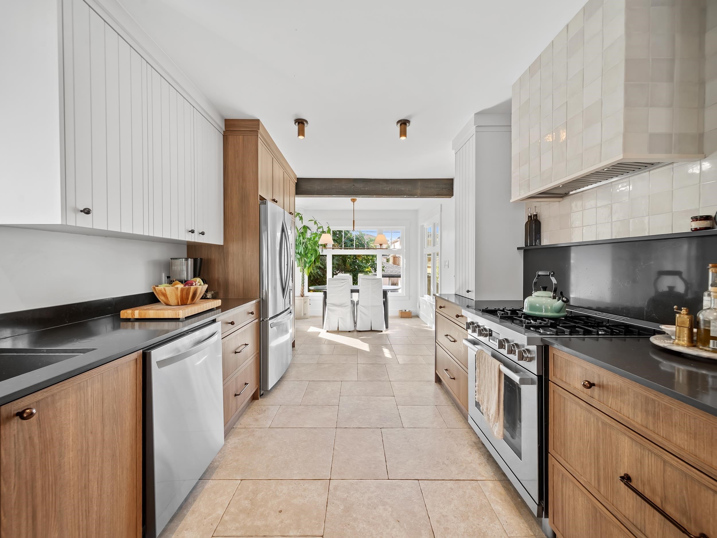 2624 1St Avenue E, Vancouver, BC