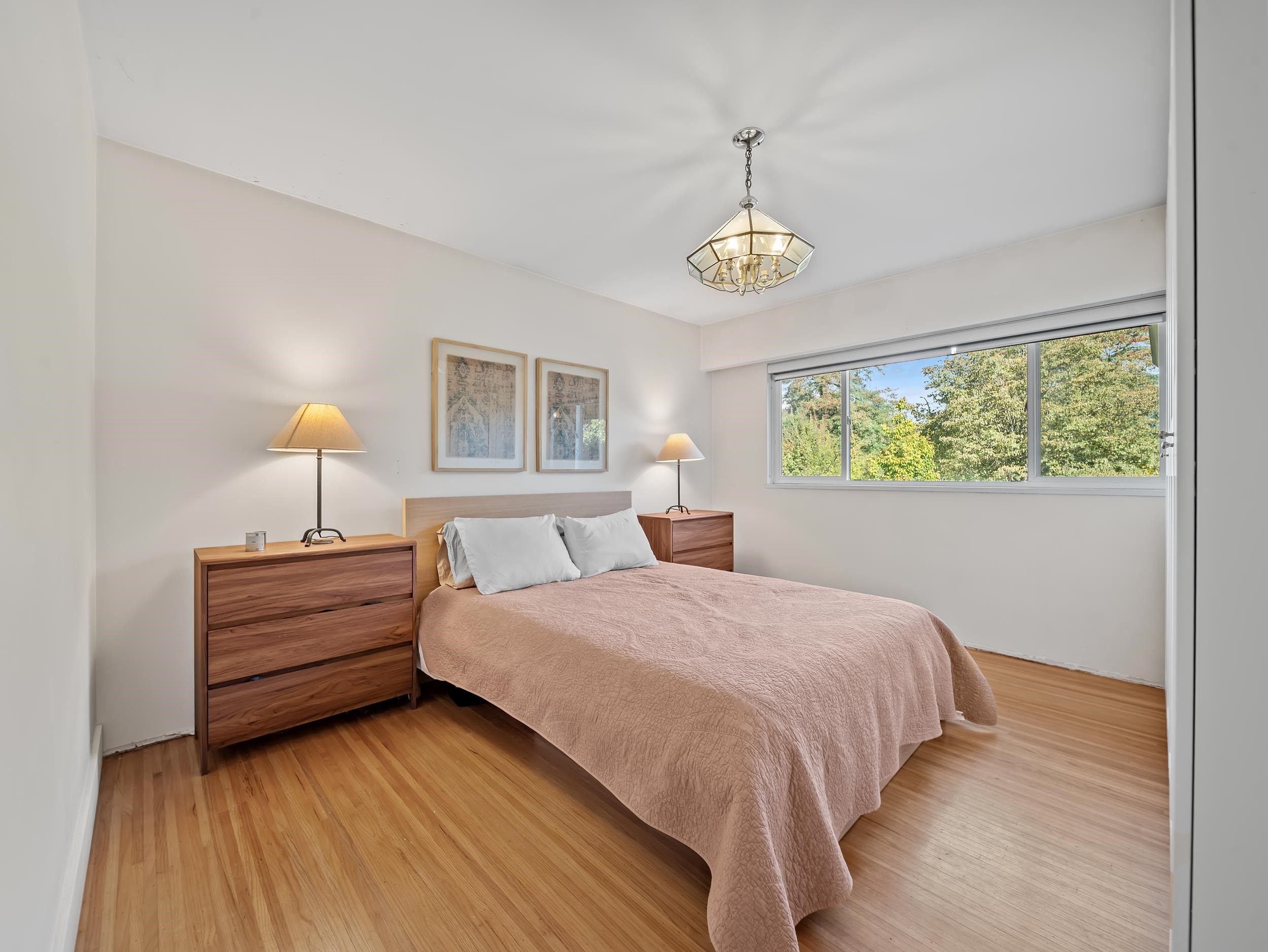 2624 1St Avenue E, Vancouver, BC