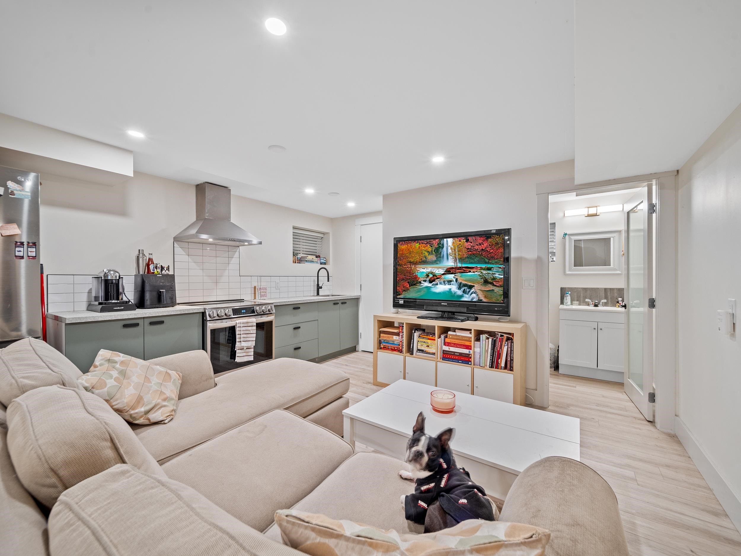 2624 1St Avenue E, Vancouver, BC