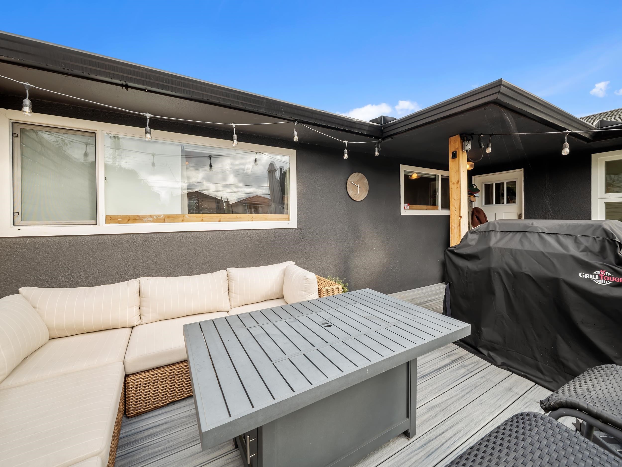 2624 1St Avenue E, Vancouver, BC