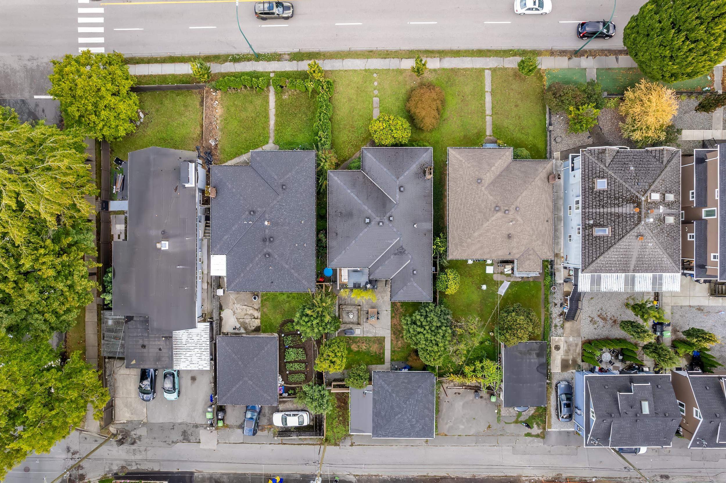 2624 1St Avenue E, Vancouver, BC