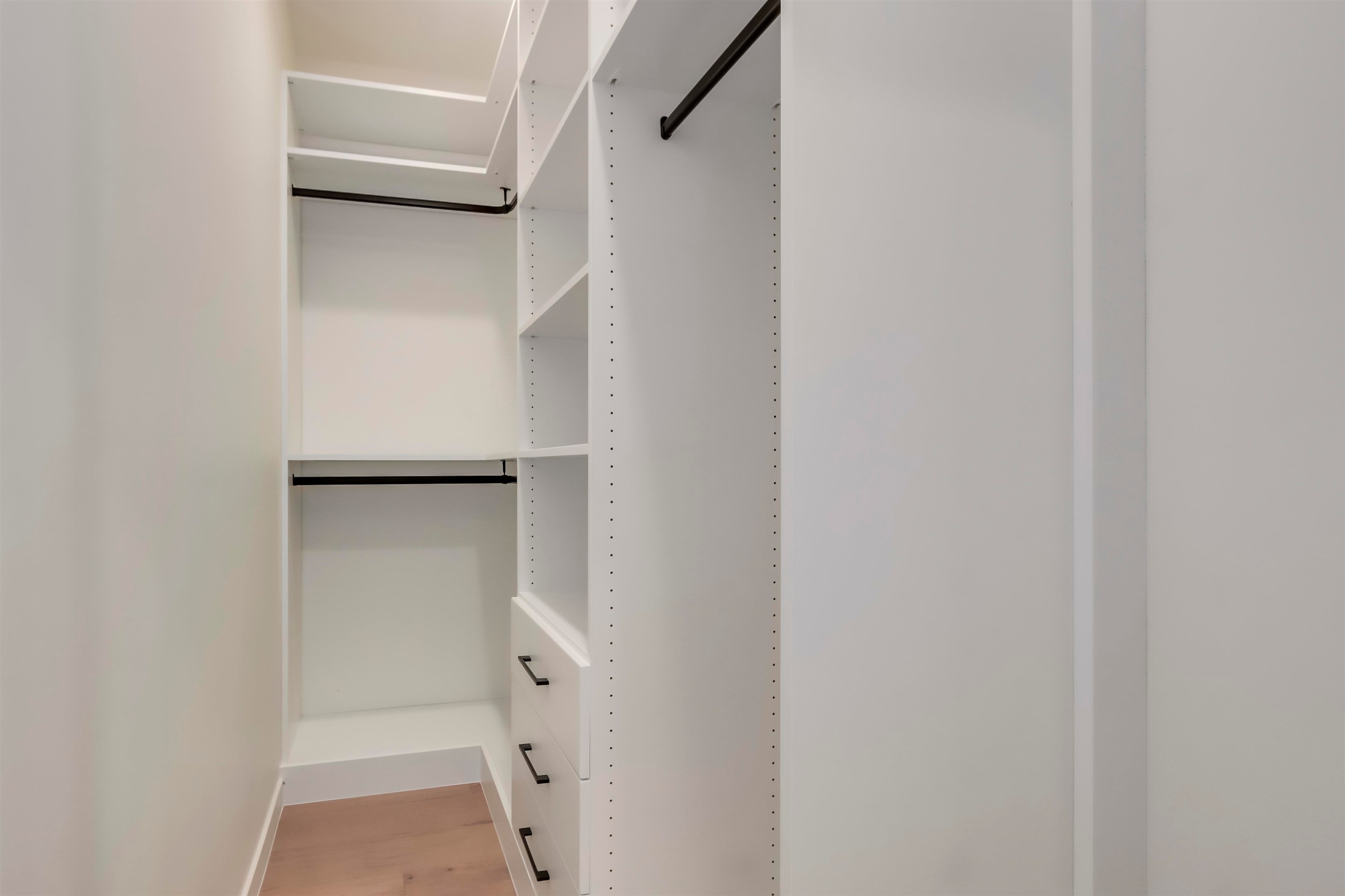 2698 5Th Avenue E, Vancouver, BC