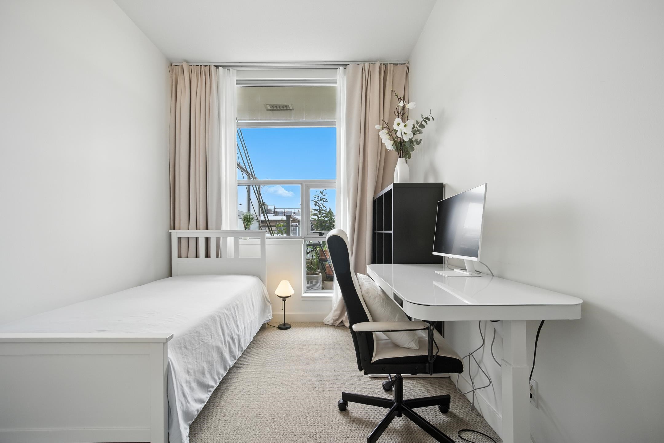 404-3595 18Th Avenue W, Vancouver, BC