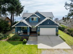 1537 Mccullough Road Sechelt, BC V7Z 0A5